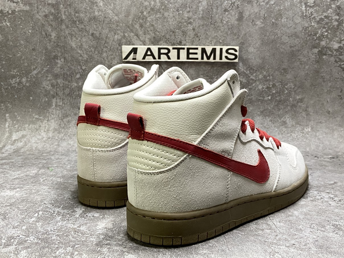 Dunk High Pro SB Birch Hyper Red