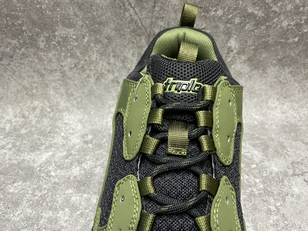 Balenciga Triple S Army Green