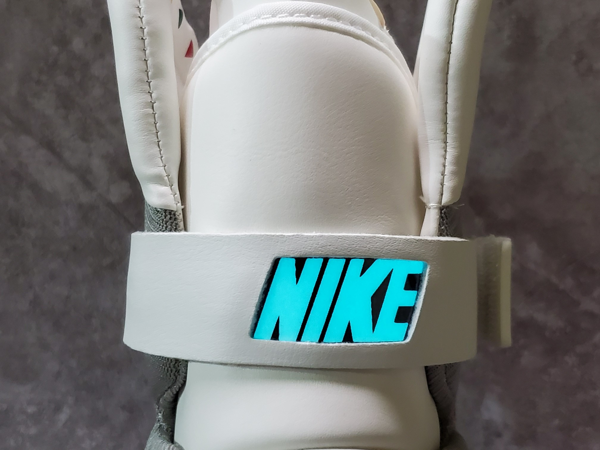 Nike Mag 