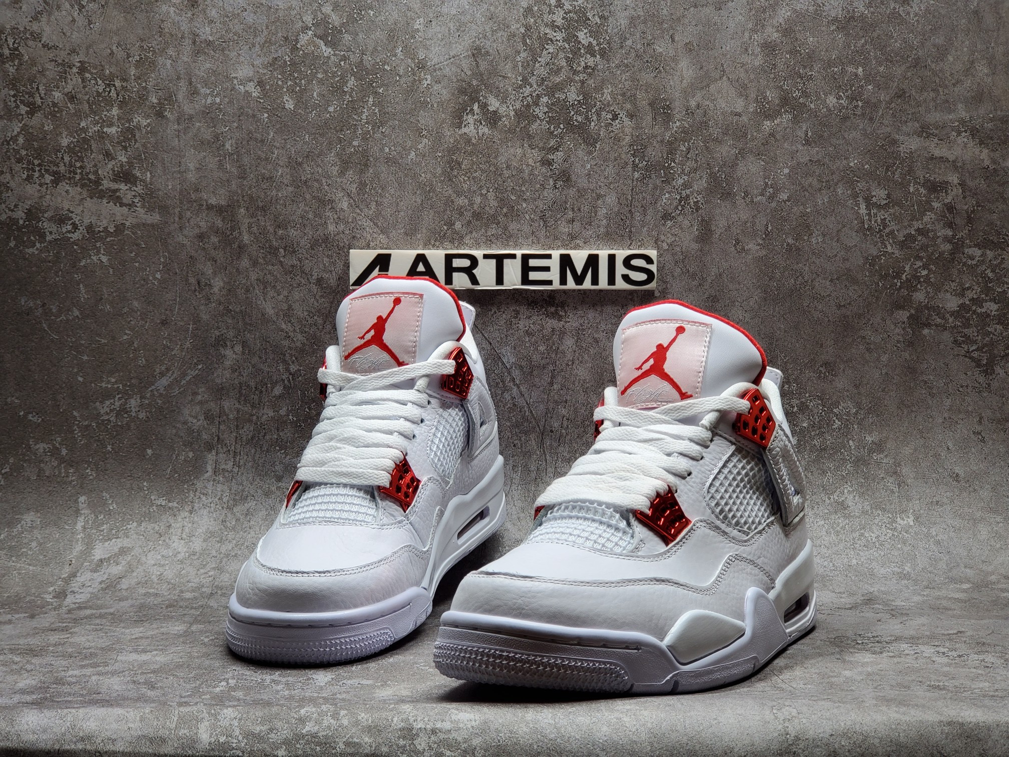Air Jordan 4 Retro Metallic Red