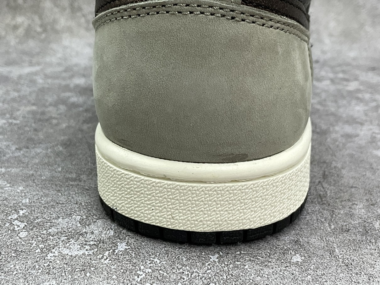 Air Jordan 1 Retro High Patina