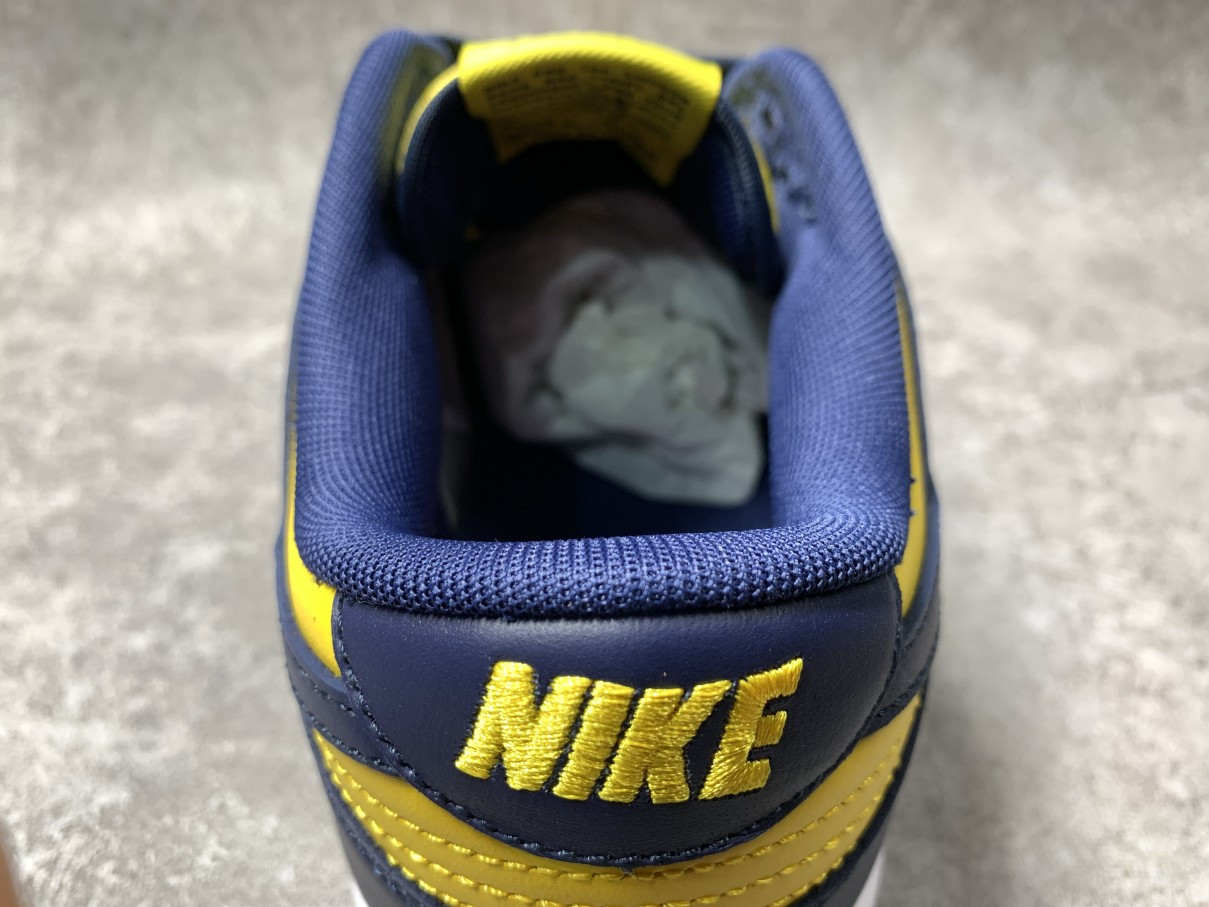 Nike Dunk Low Michigan