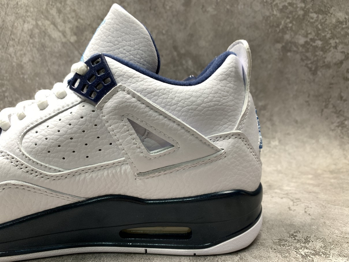 Air Jordan 4 Retro Columbia