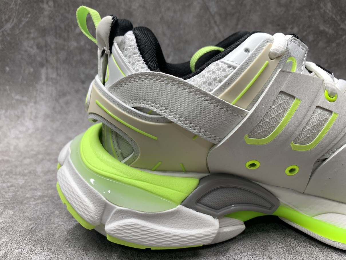 Balenciga Track Worn Out Sneakers