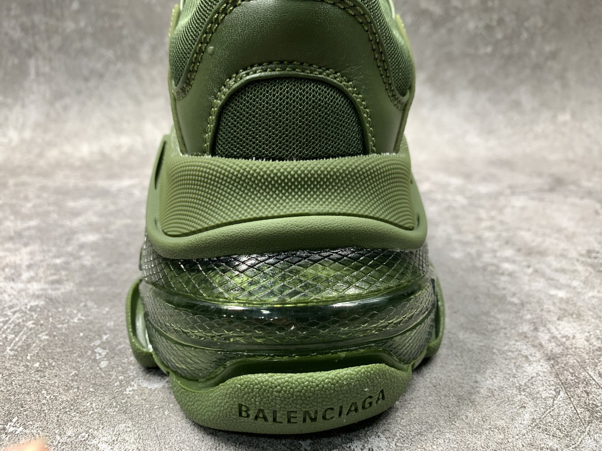 Balenciga Triple S Sneaker Clear Sole Green