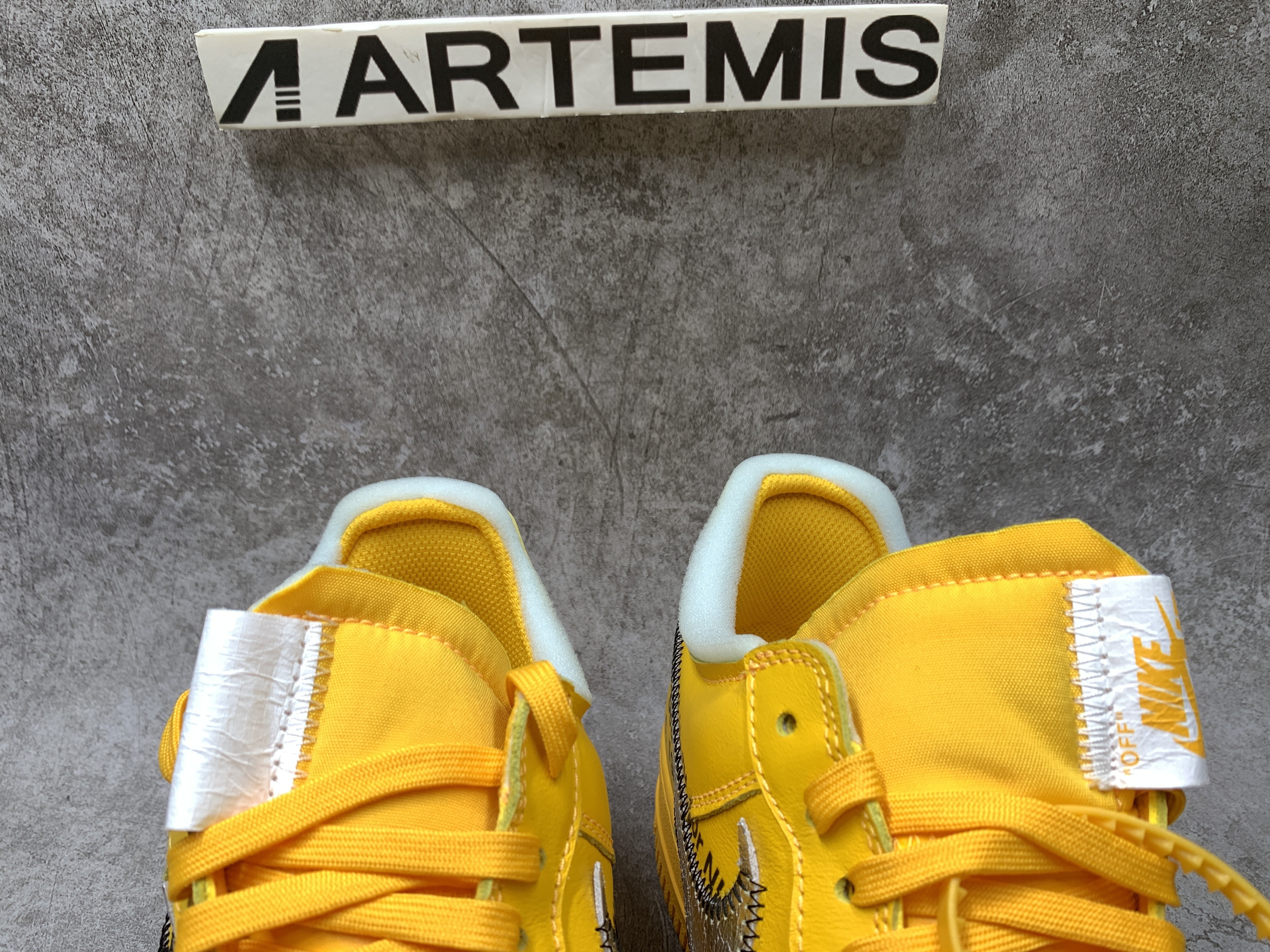 Air Force 1 x Off-White Low University Gold