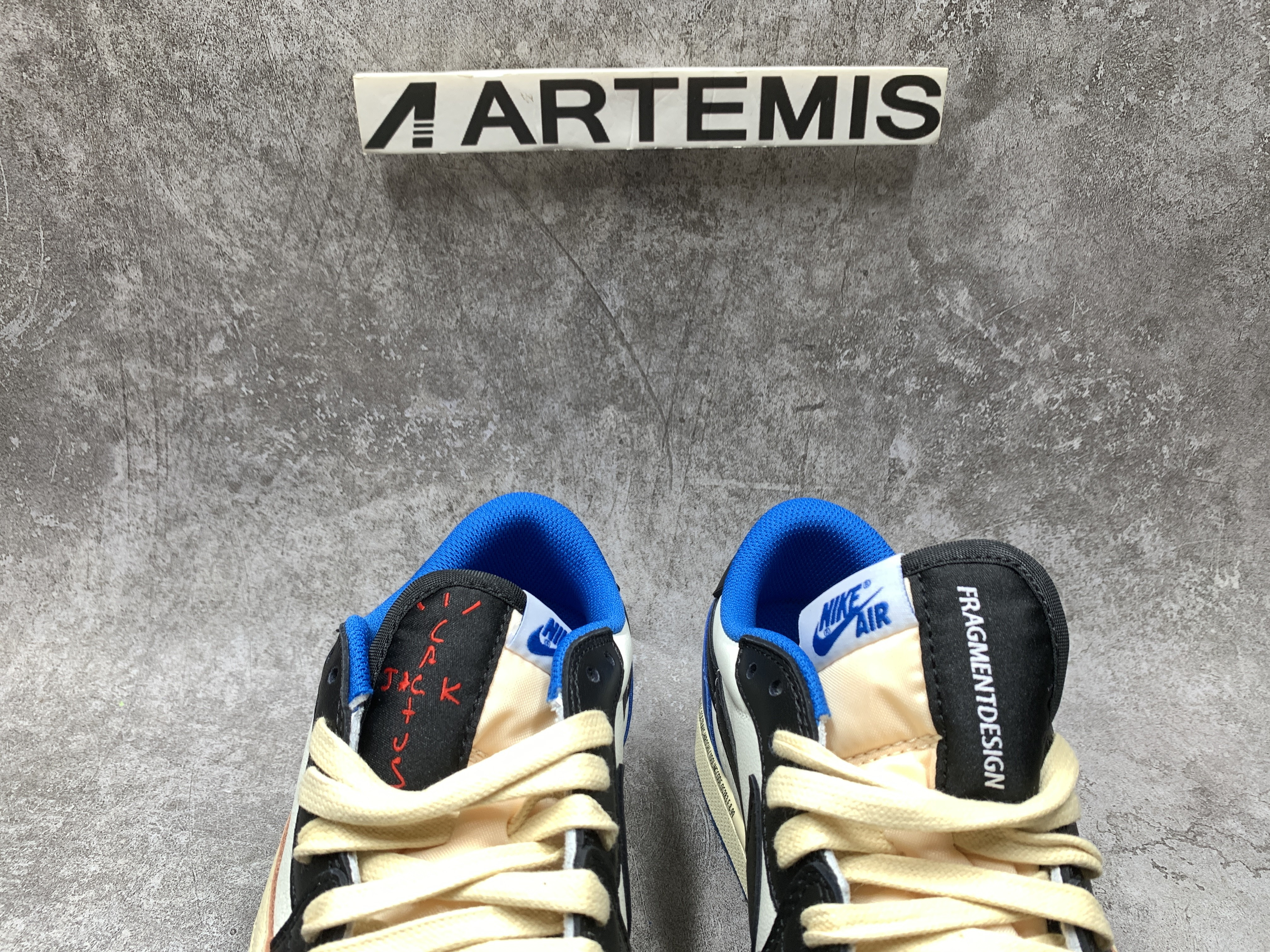 Air Jordan 1 Low Fragment Design x Travis Scott