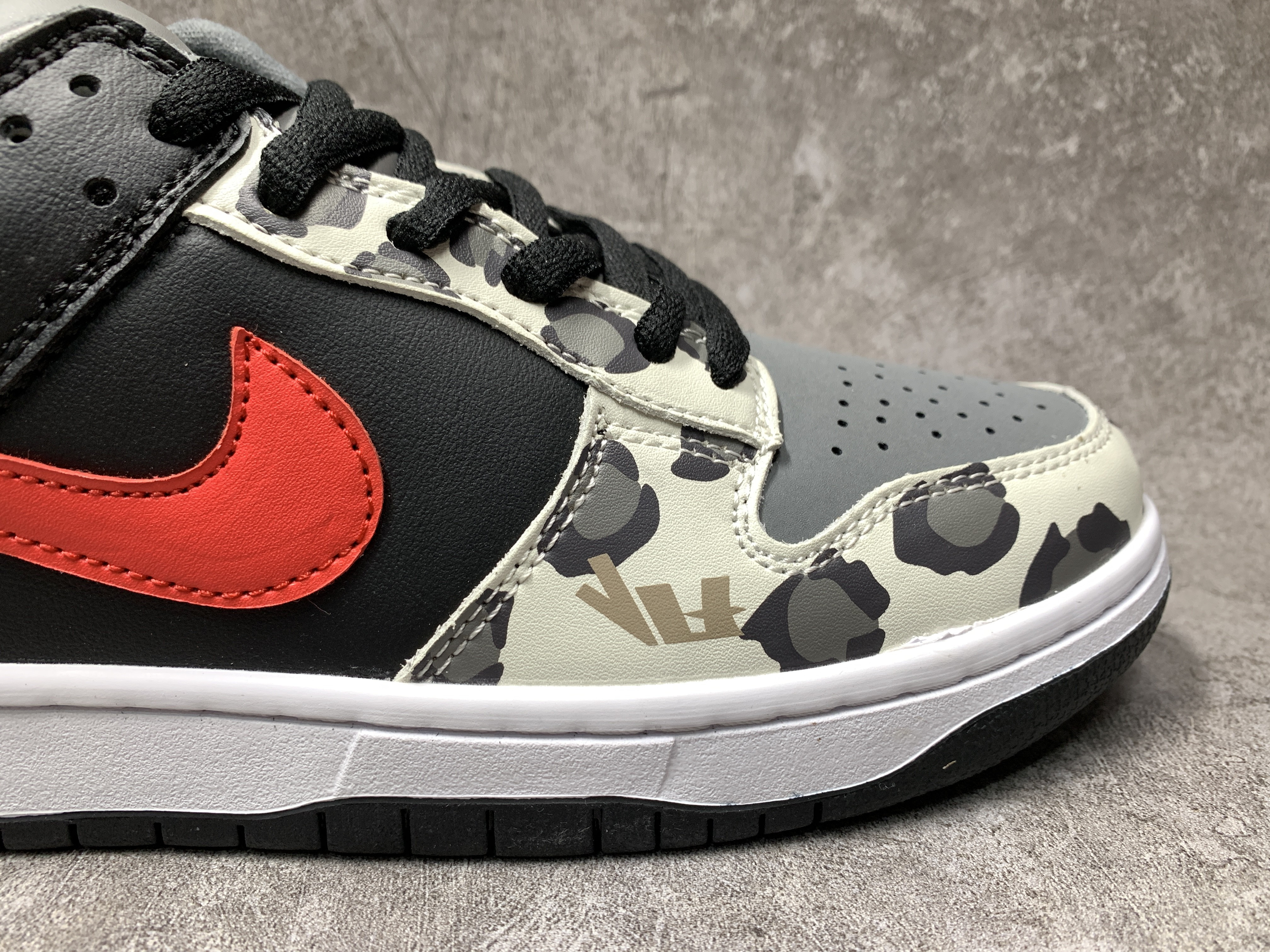 nike dunk sb low Gr*ffiti