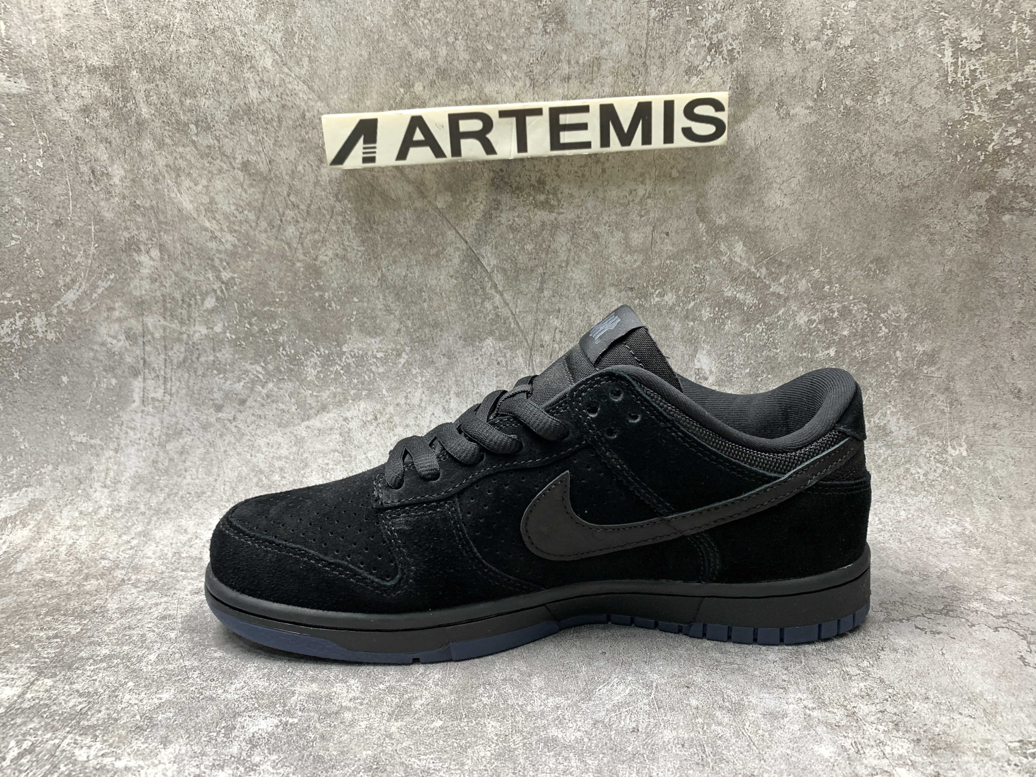 Nike Dunk Low SP UNDEFEATED Black Dunk vs. AF1 Pack