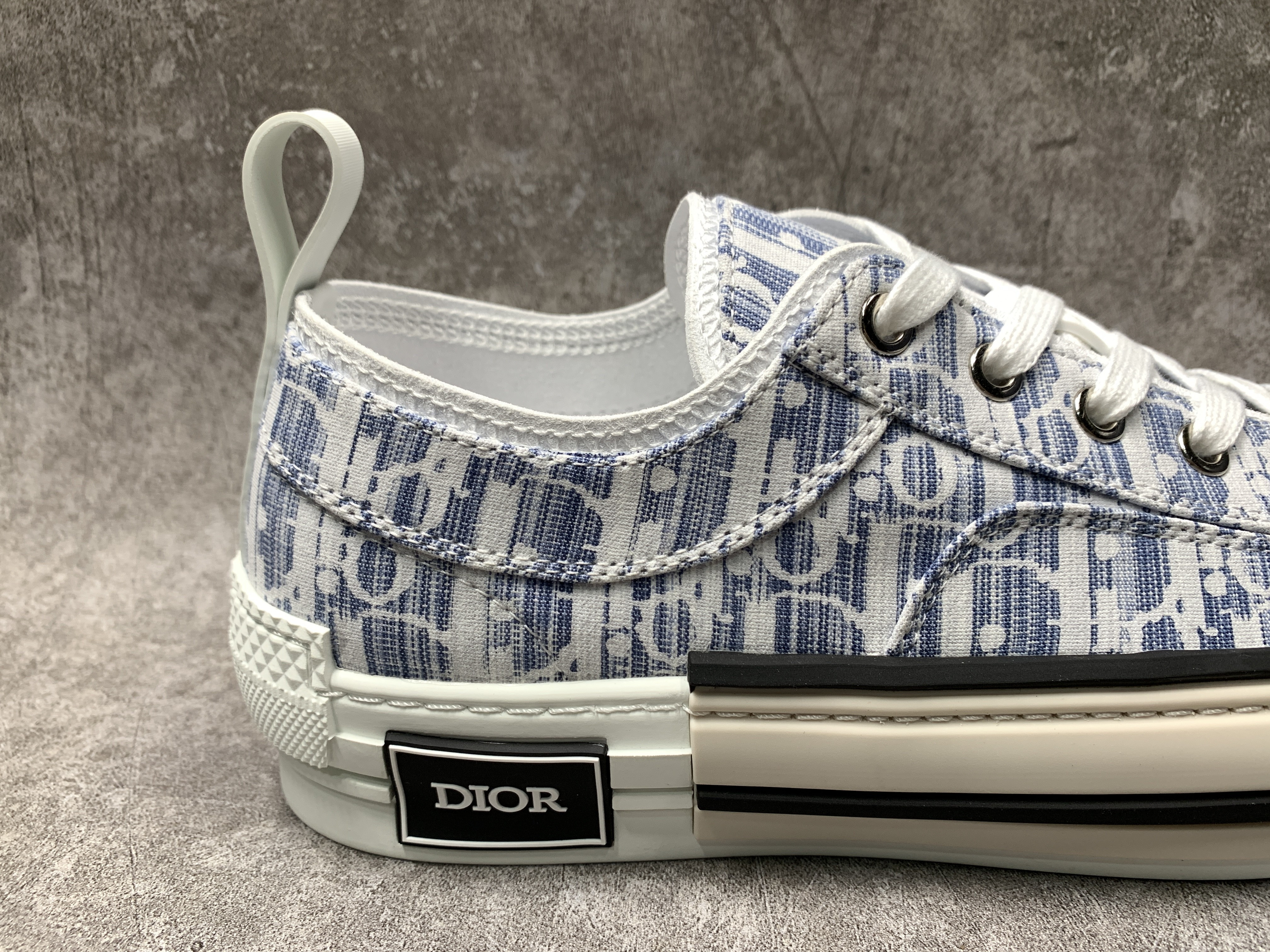 D*or b23 low blue
