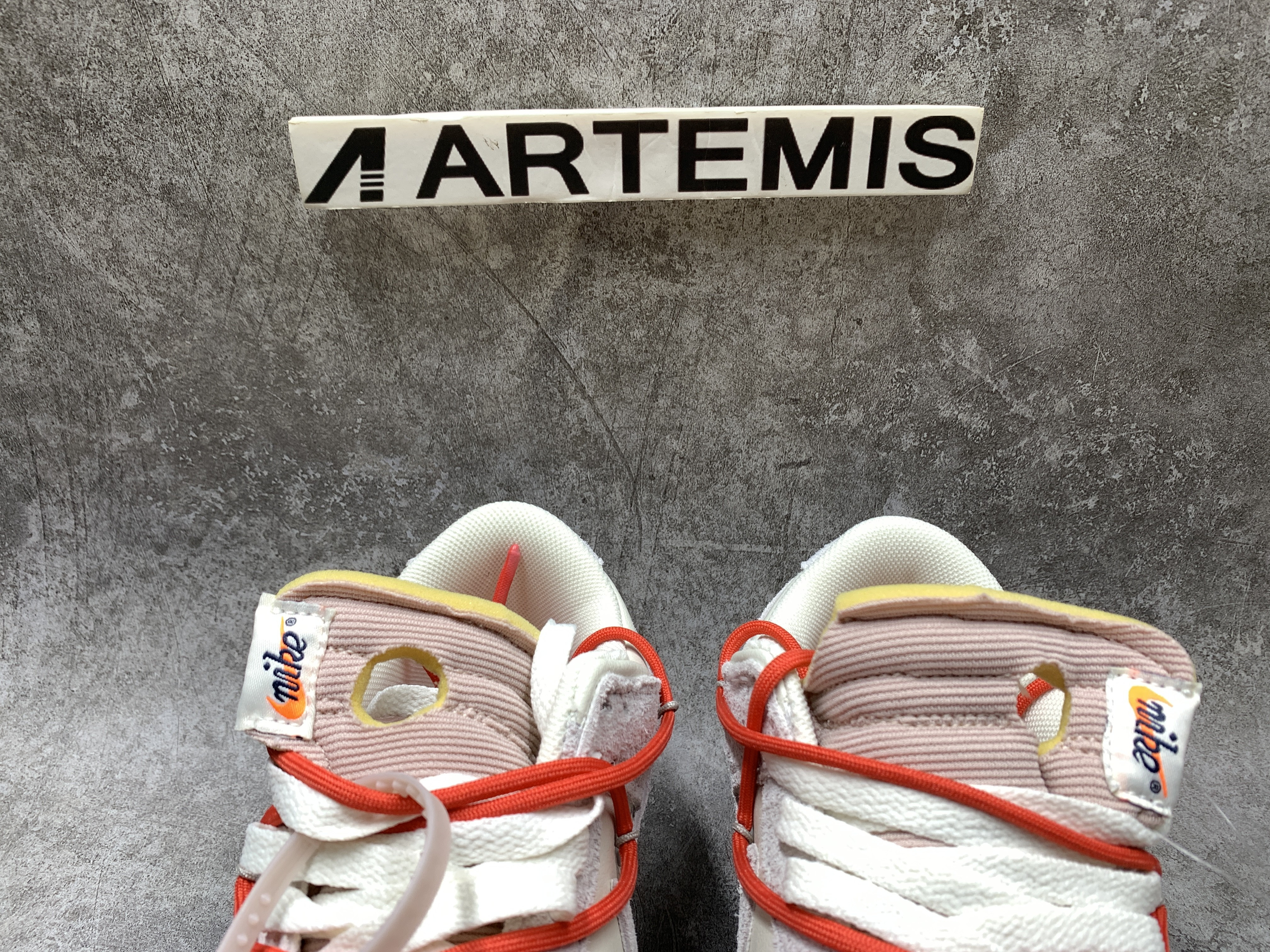 Off-White x Dunk Low Lot 33 of 50