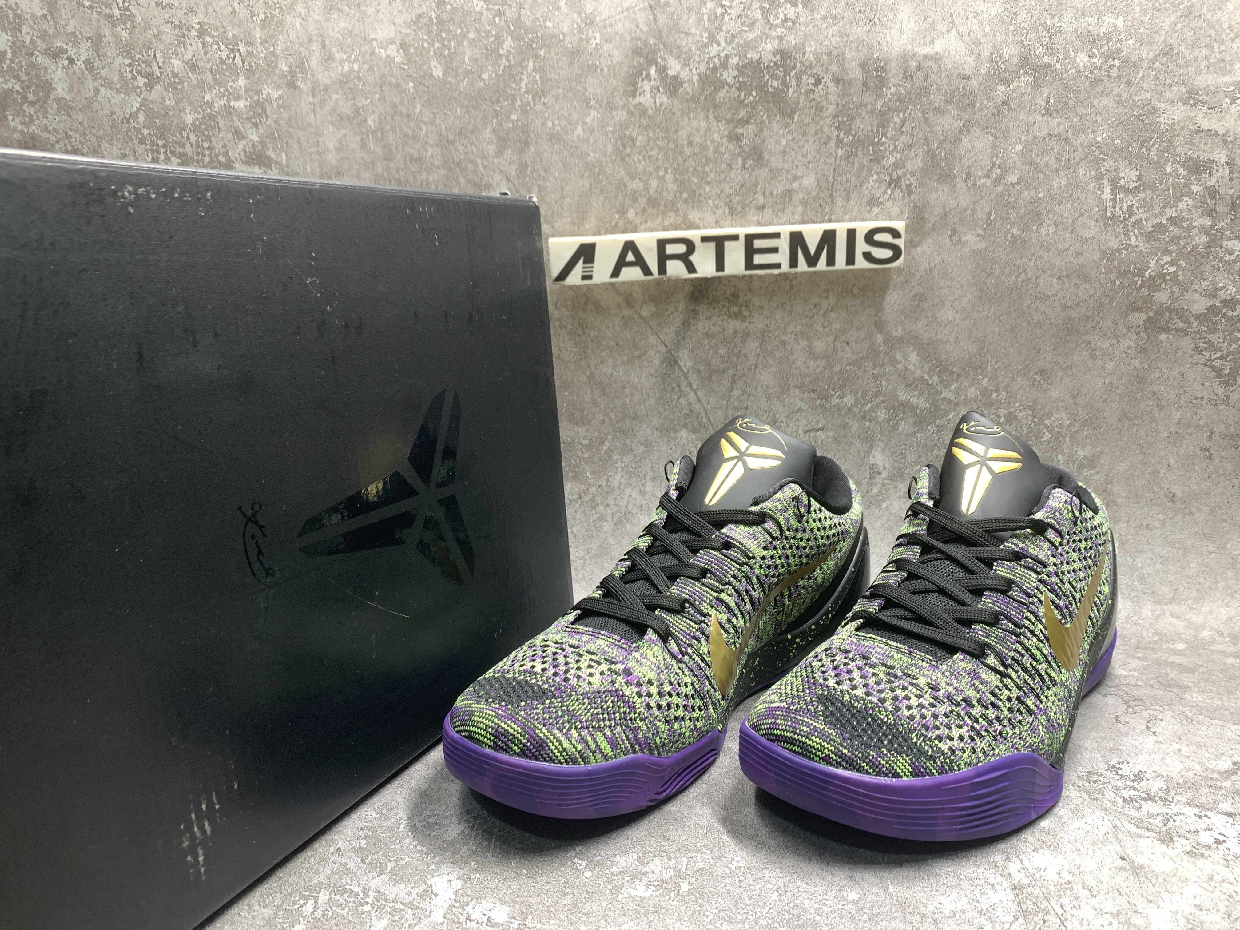 Nike Kobe 9 Low Mamba Moment