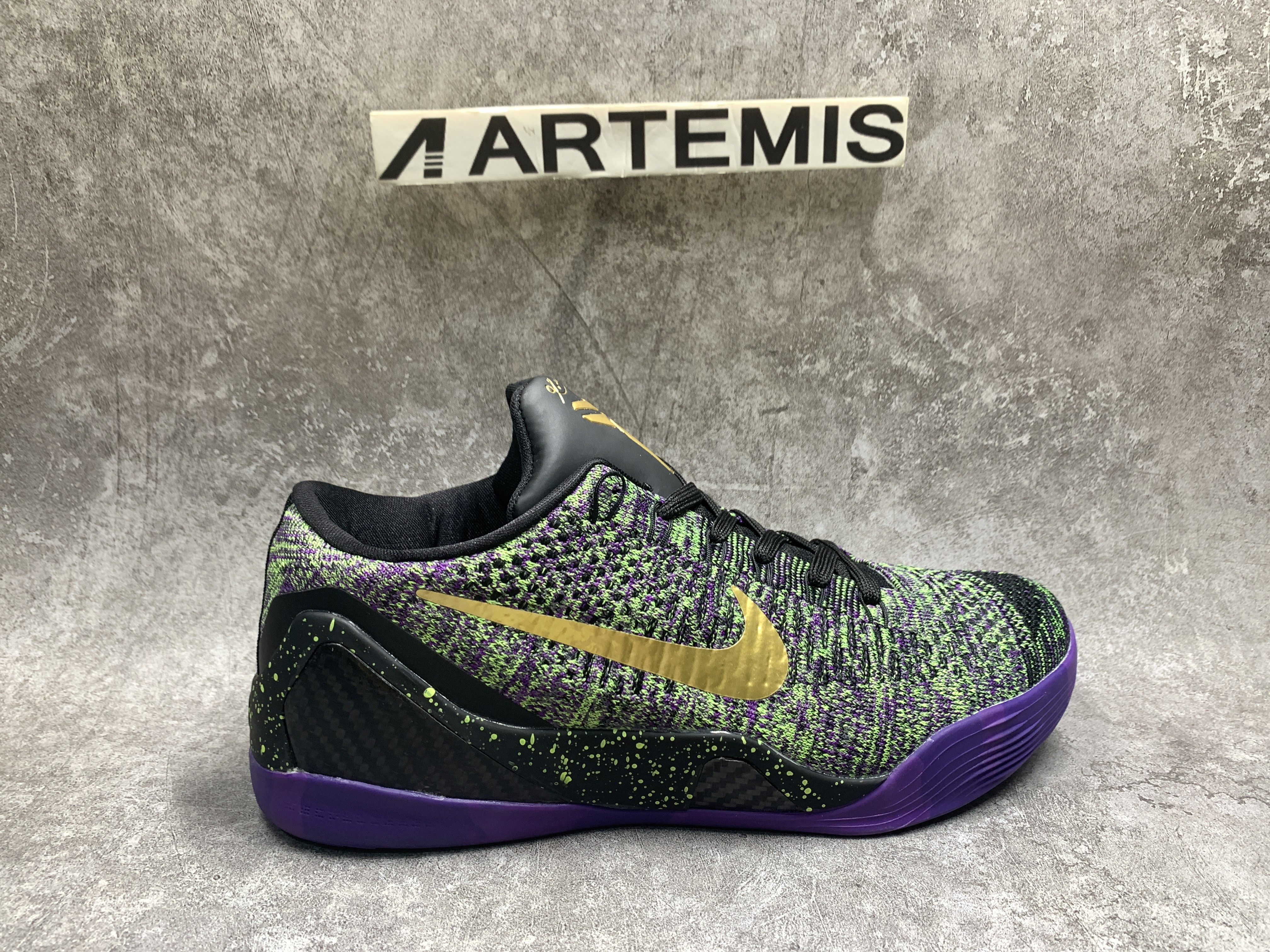 Nike Kobe 9 Low Mamba Moment