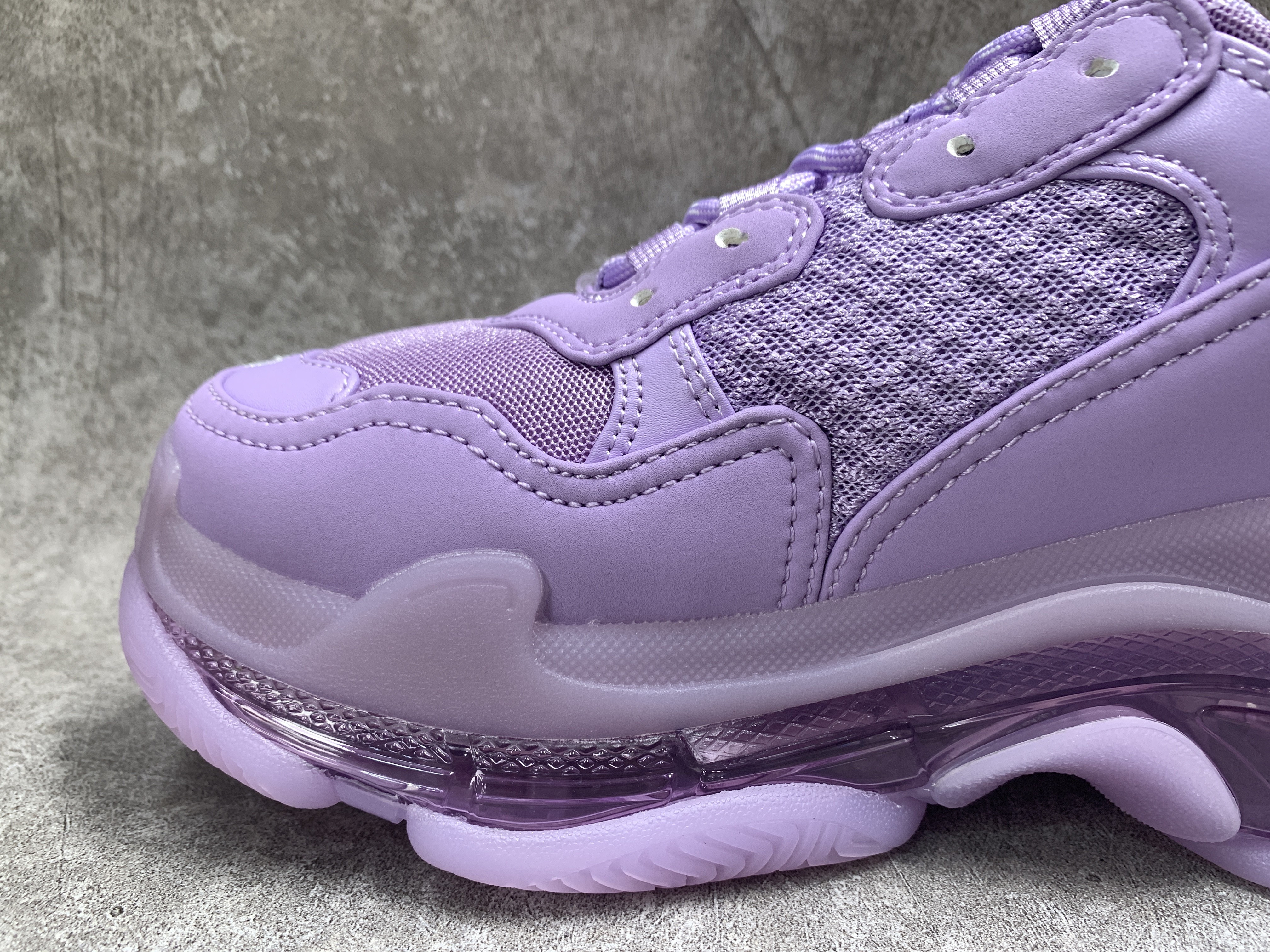 Balenciga Wmns Triple S Sneaker Clear Sole Light Lilac