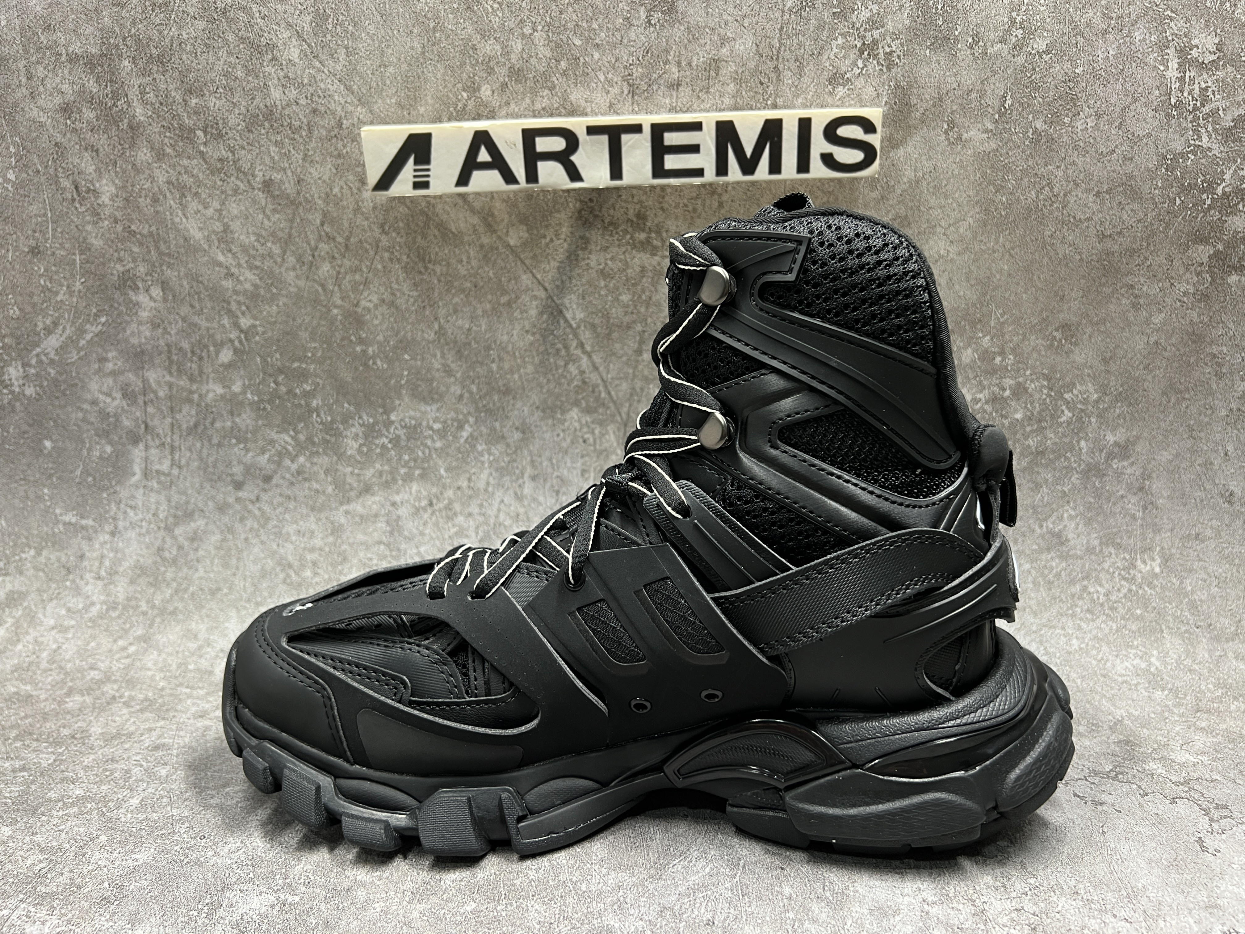Balenciga Track Hike Black