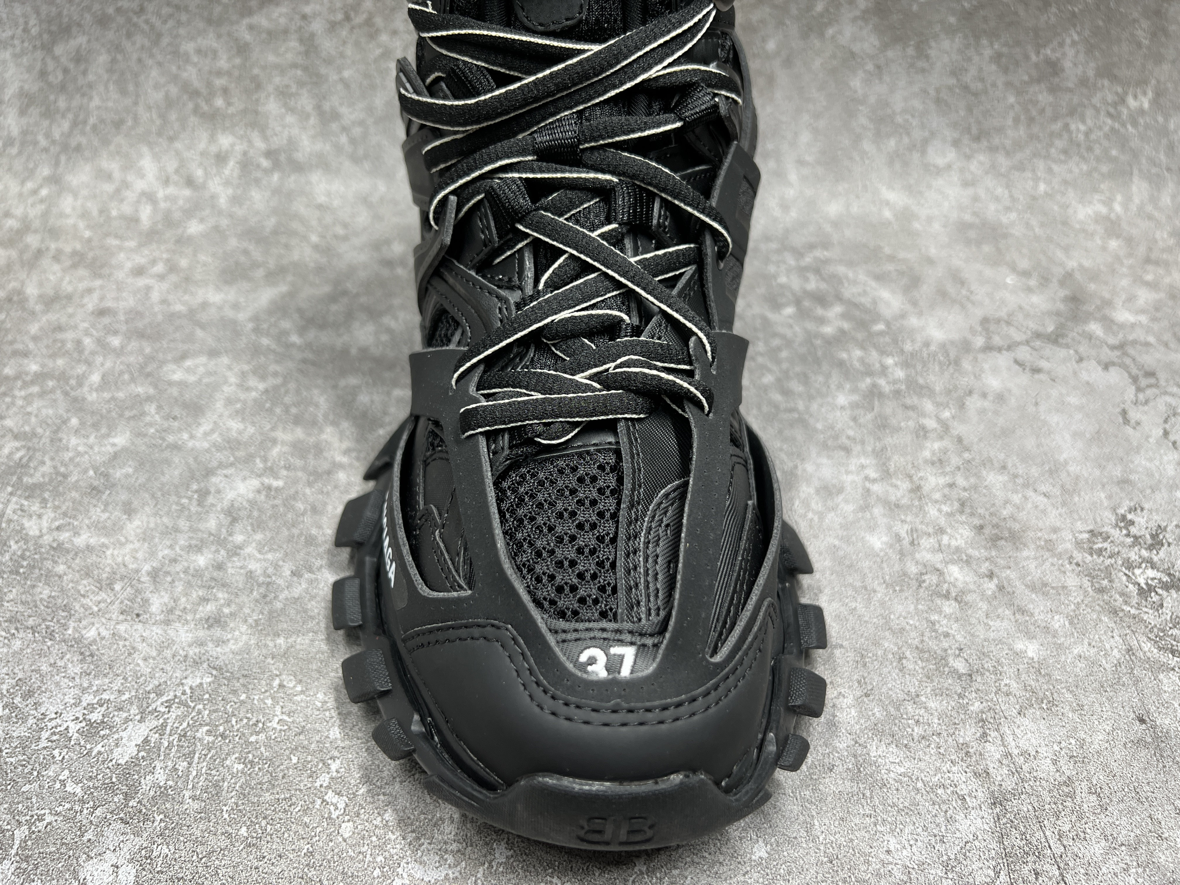 Balenciga Track Hike Black