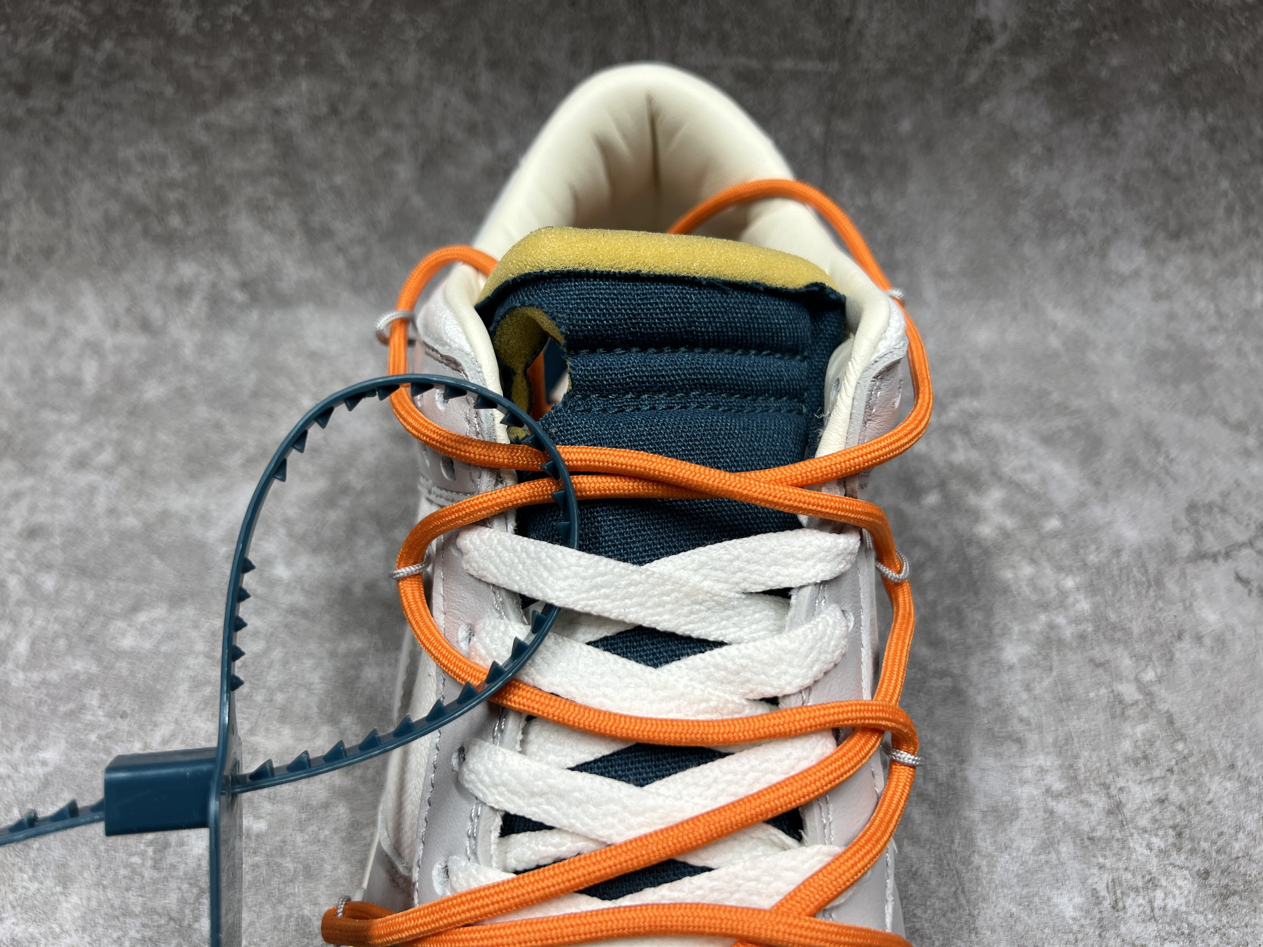 Nike Dunk Low Off-White Lot 44