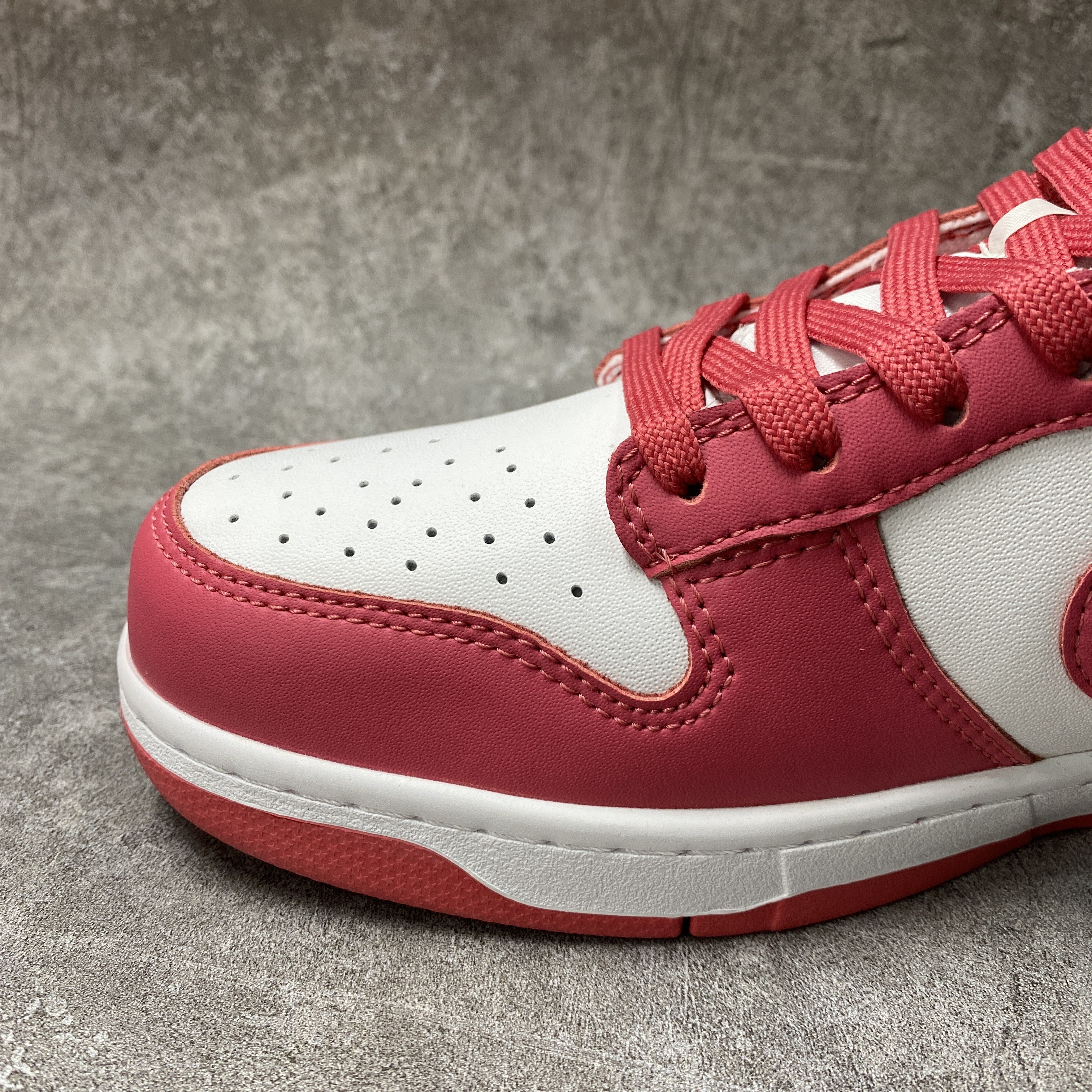 Nike Dunk Low Archeo Pink