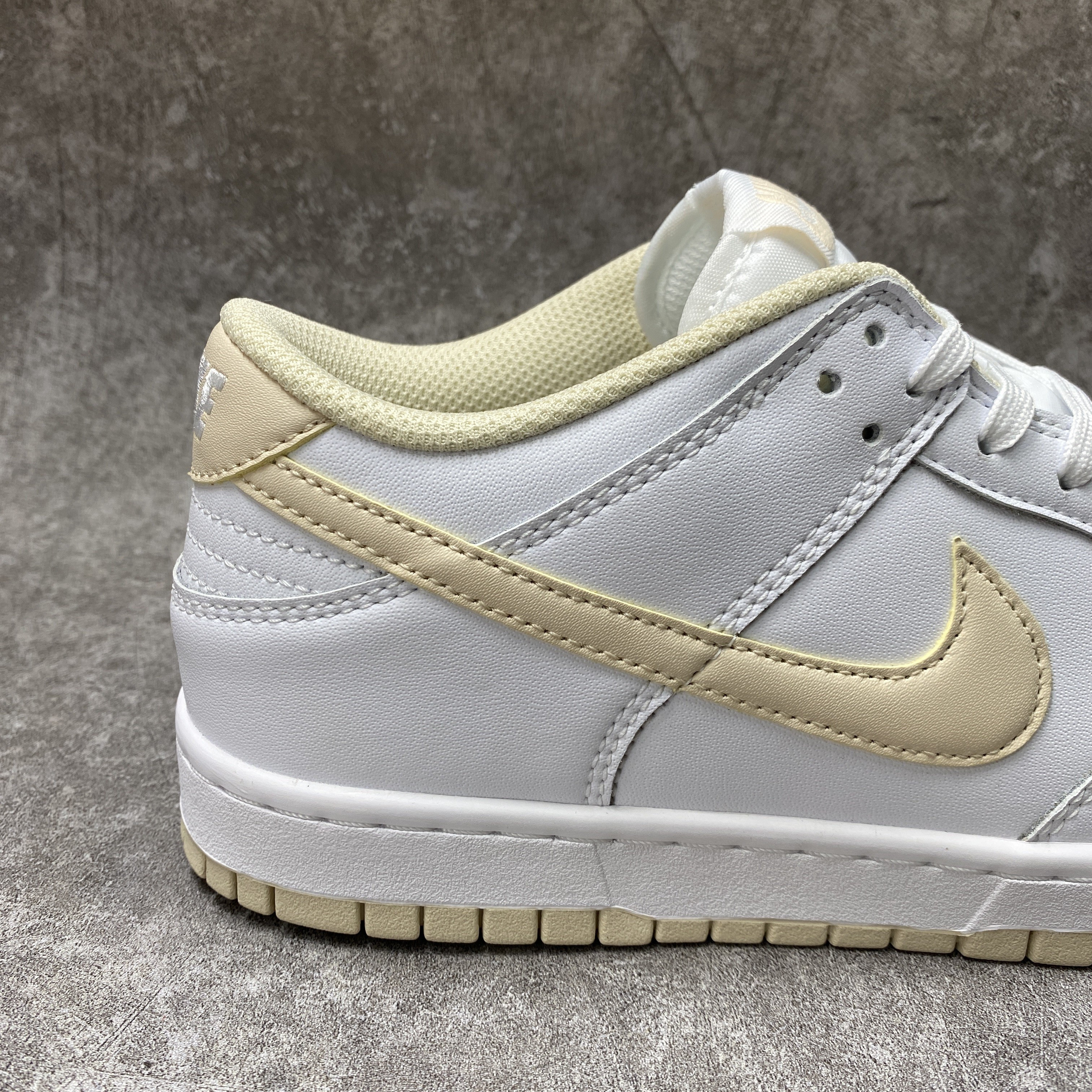 Nike Dunk Low Pearl White