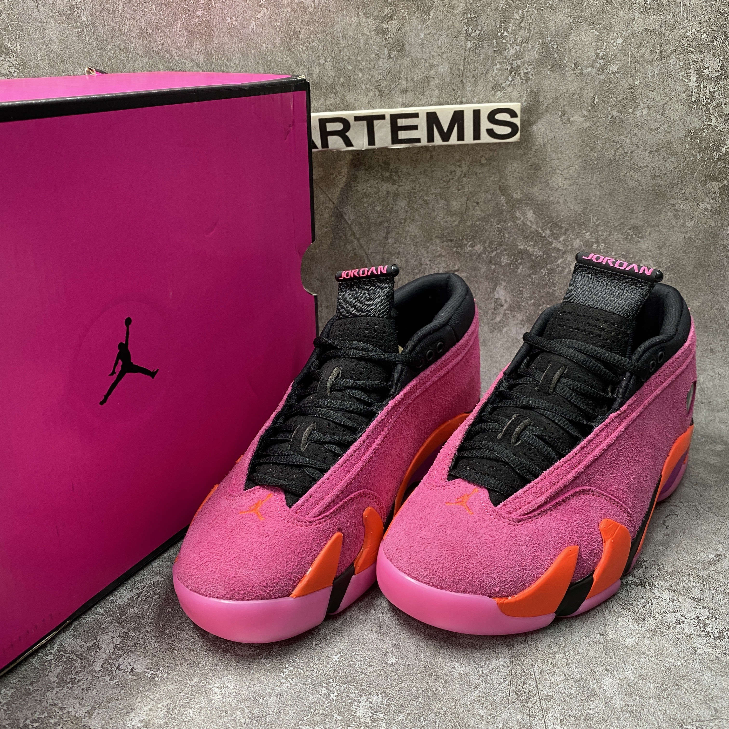 Air Jordan 14 Retro Low Shocking Pink