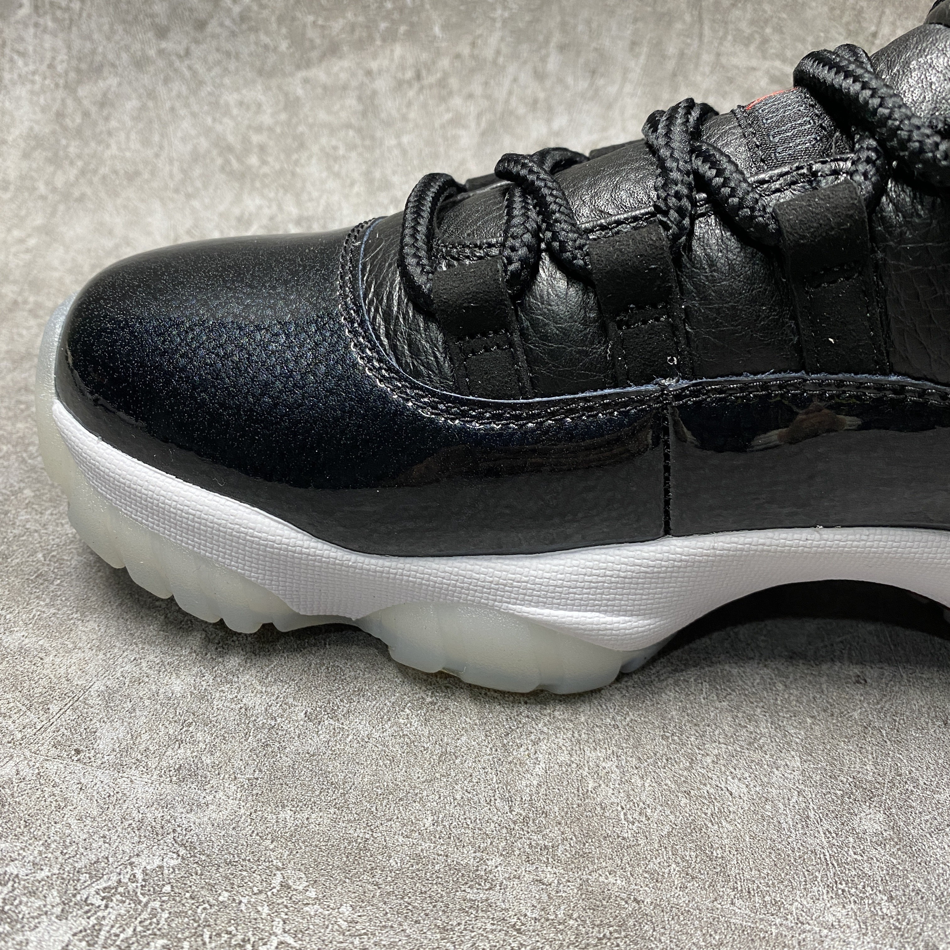 Air Jordan 11 Retro Low 72-10