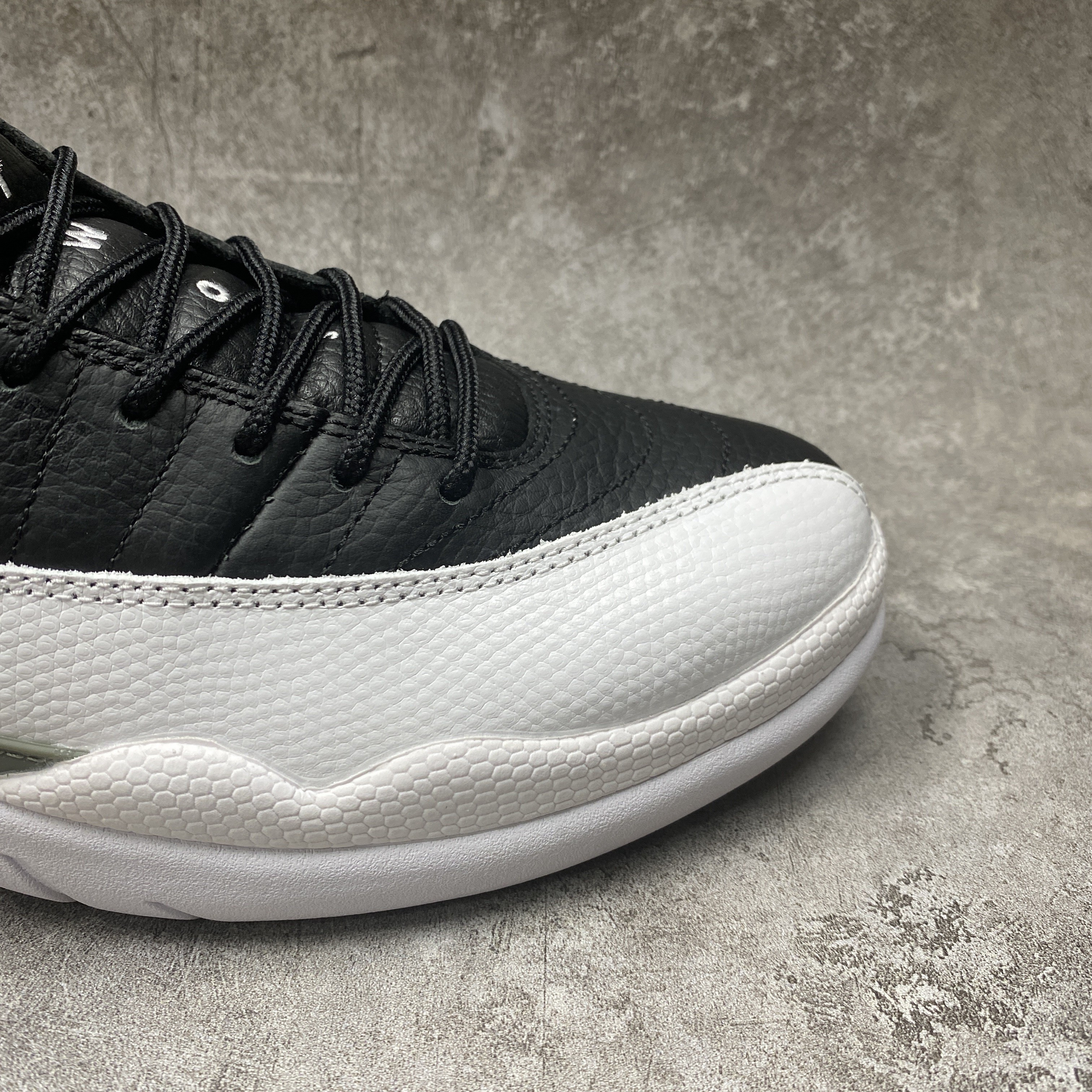 Air Jordan 12 Retro Playoffs (2022)