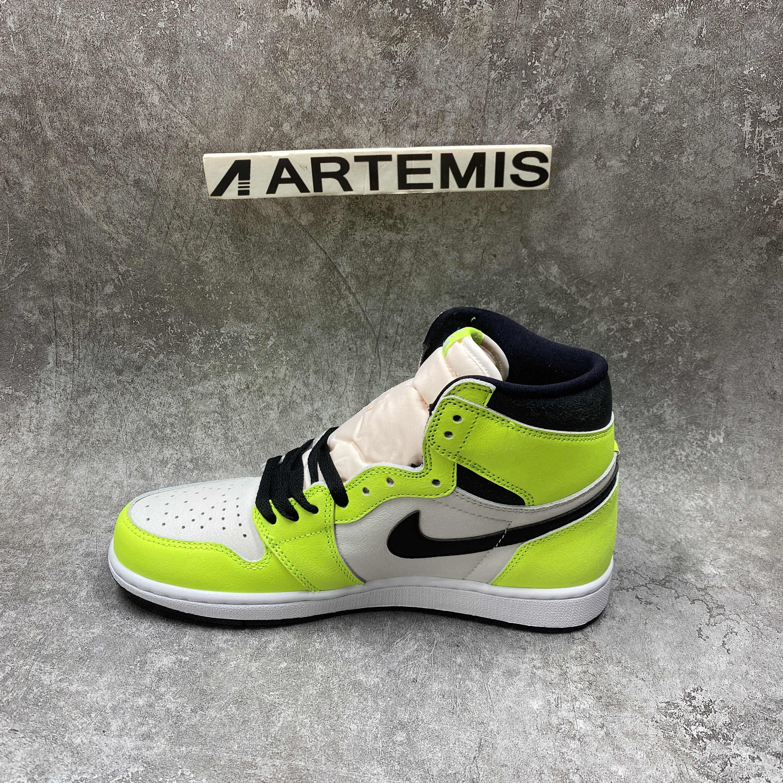 Air Jordan 1 High OG Volt