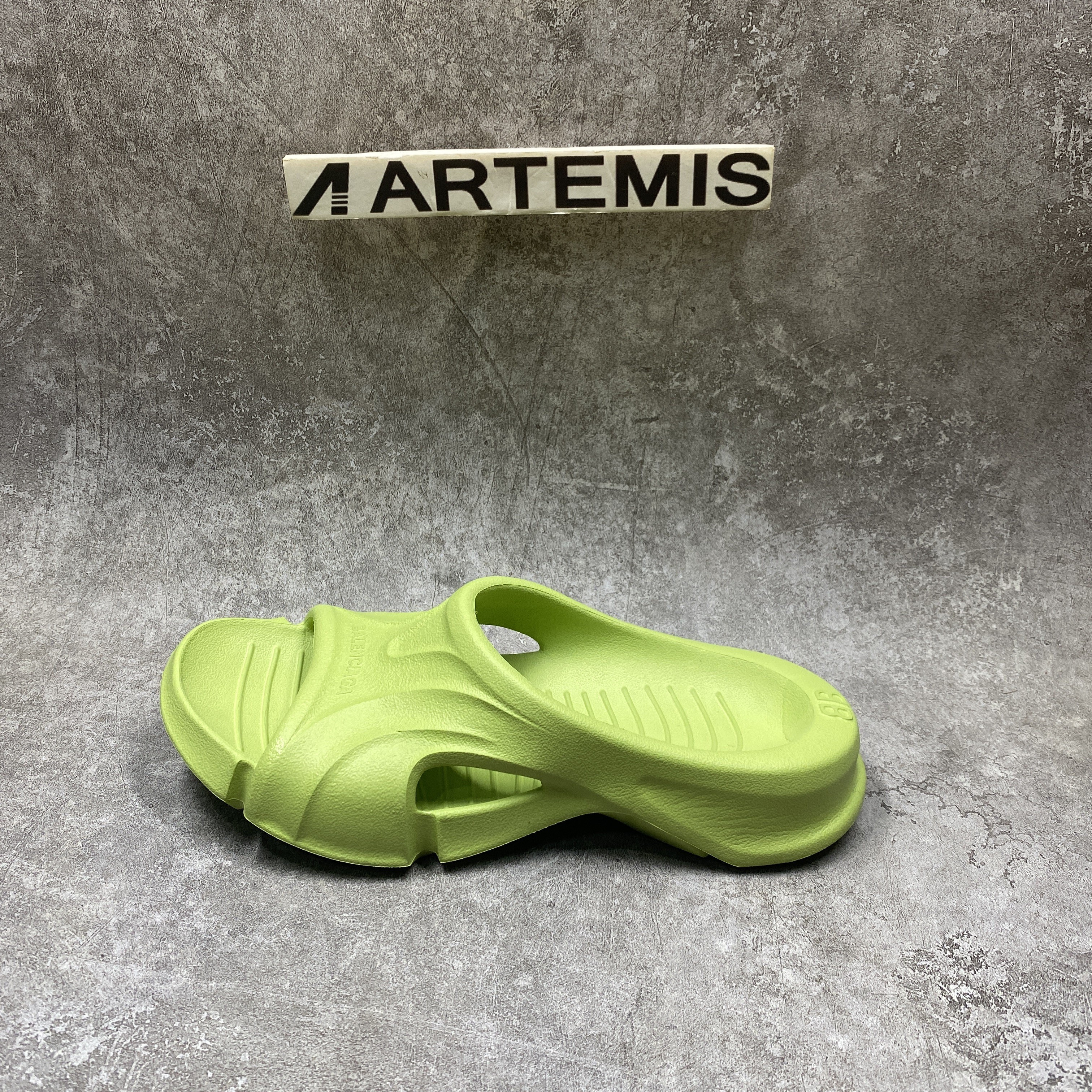 Balenciga Mold Slides Green (run one size bigger)
