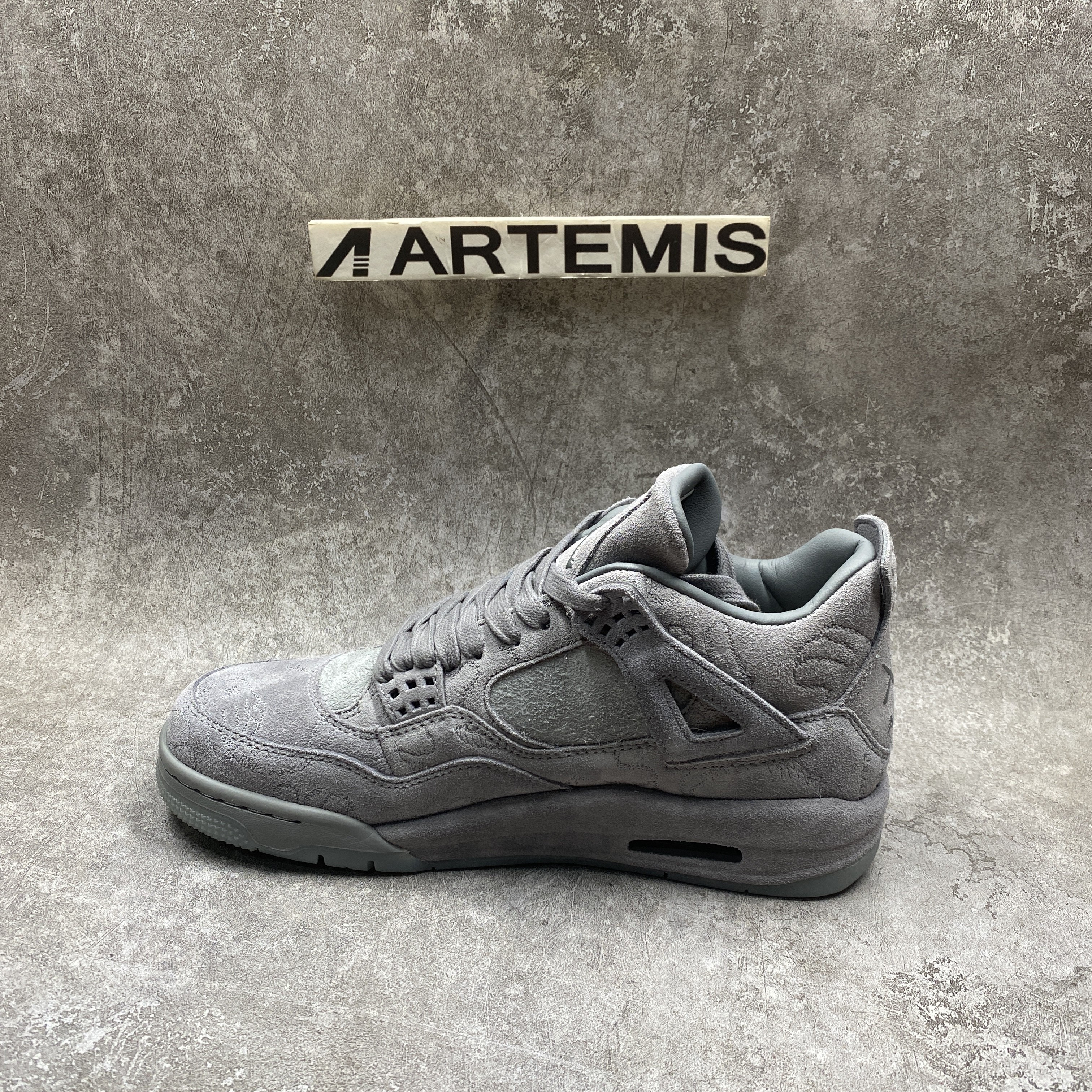 Air Jordan 4 Retro Kaws