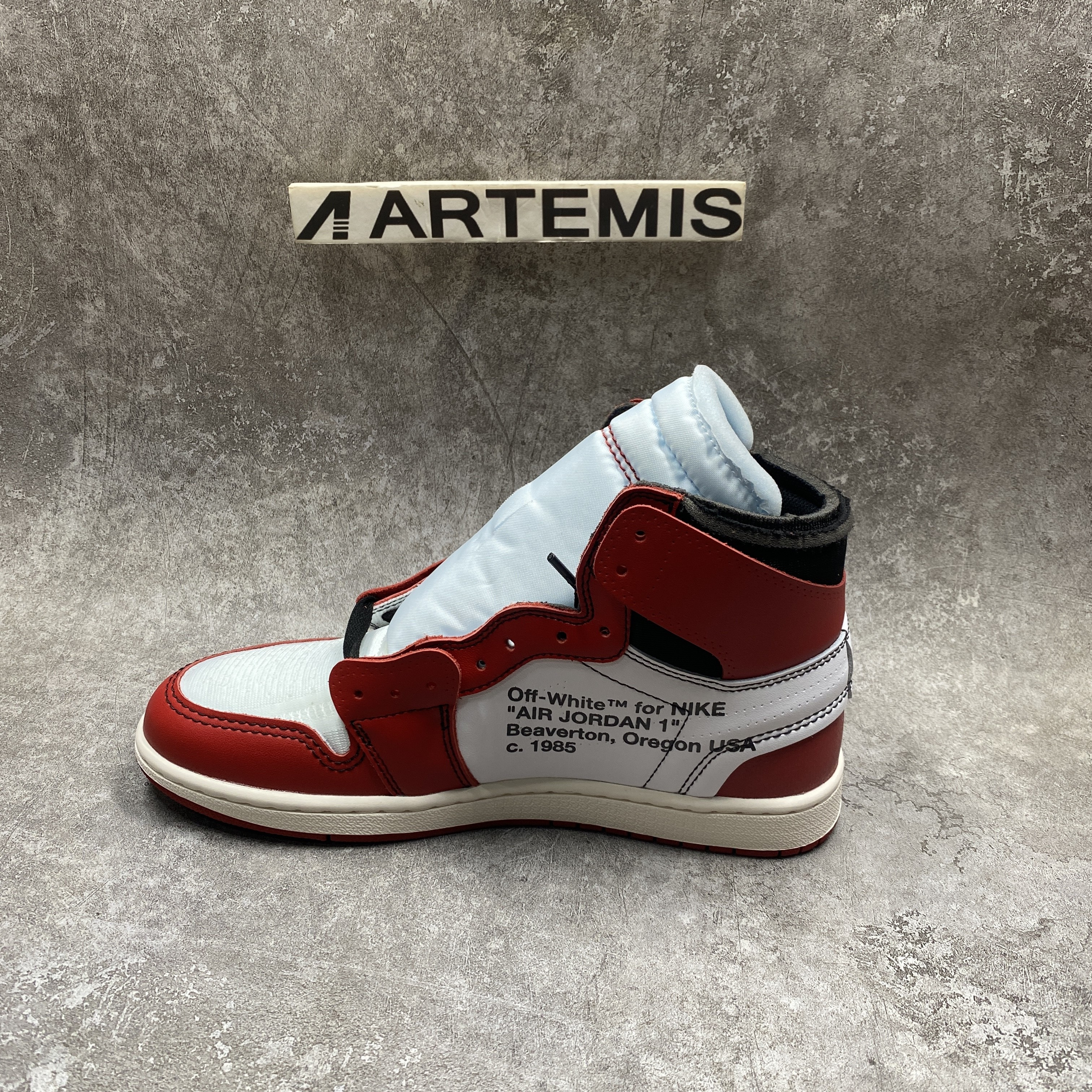 Air Jordan 1 Retro High Off-White Chicago