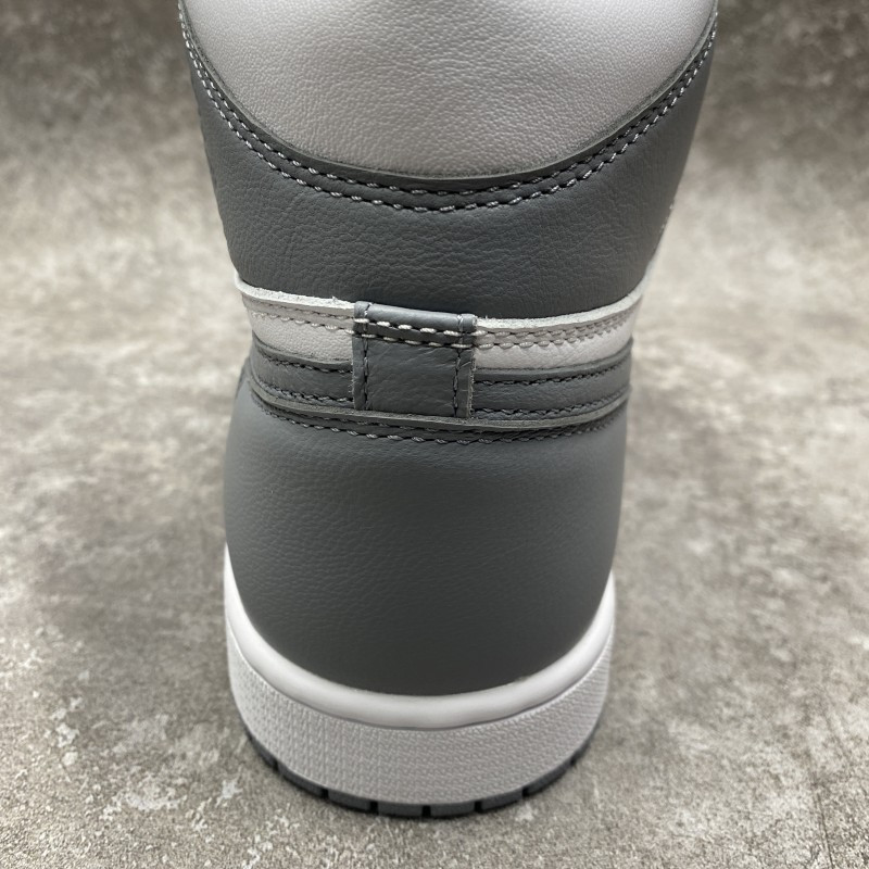 Air Jordan 1 Retro High OG Stealth