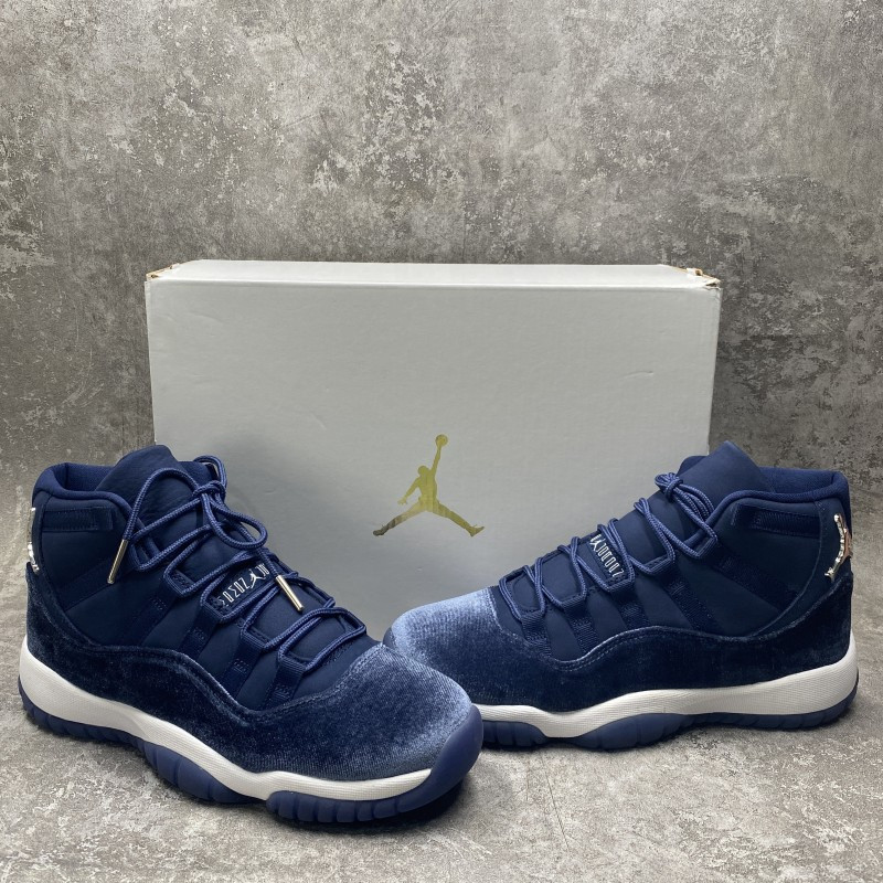 Air Jordan 11 Midnight Navy