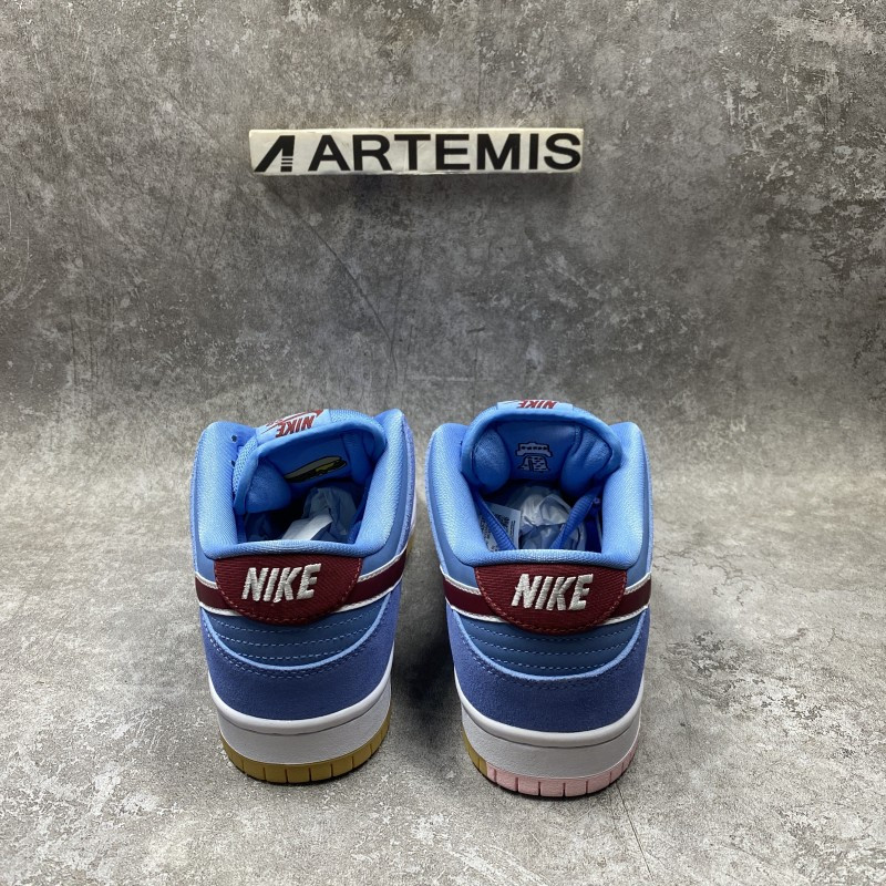 Nike SB Dunk Low Philadelphia Phillies