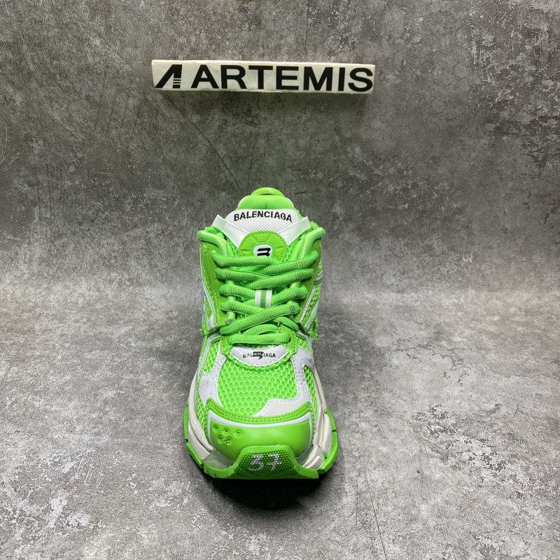 Balenciga Runner Sneaker in Green