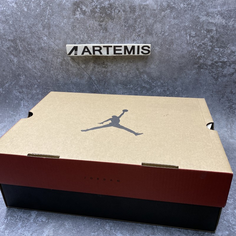 Air Jordan 12 Retro Black Taxi