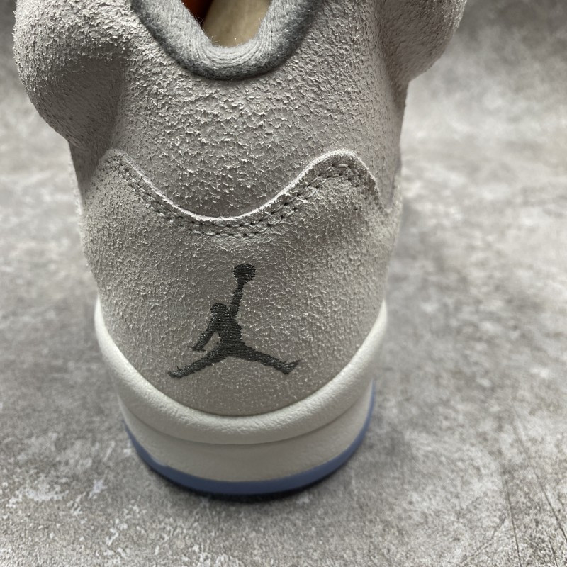 Air Jordan 5 Retro SE Craft Light Orewood Brown