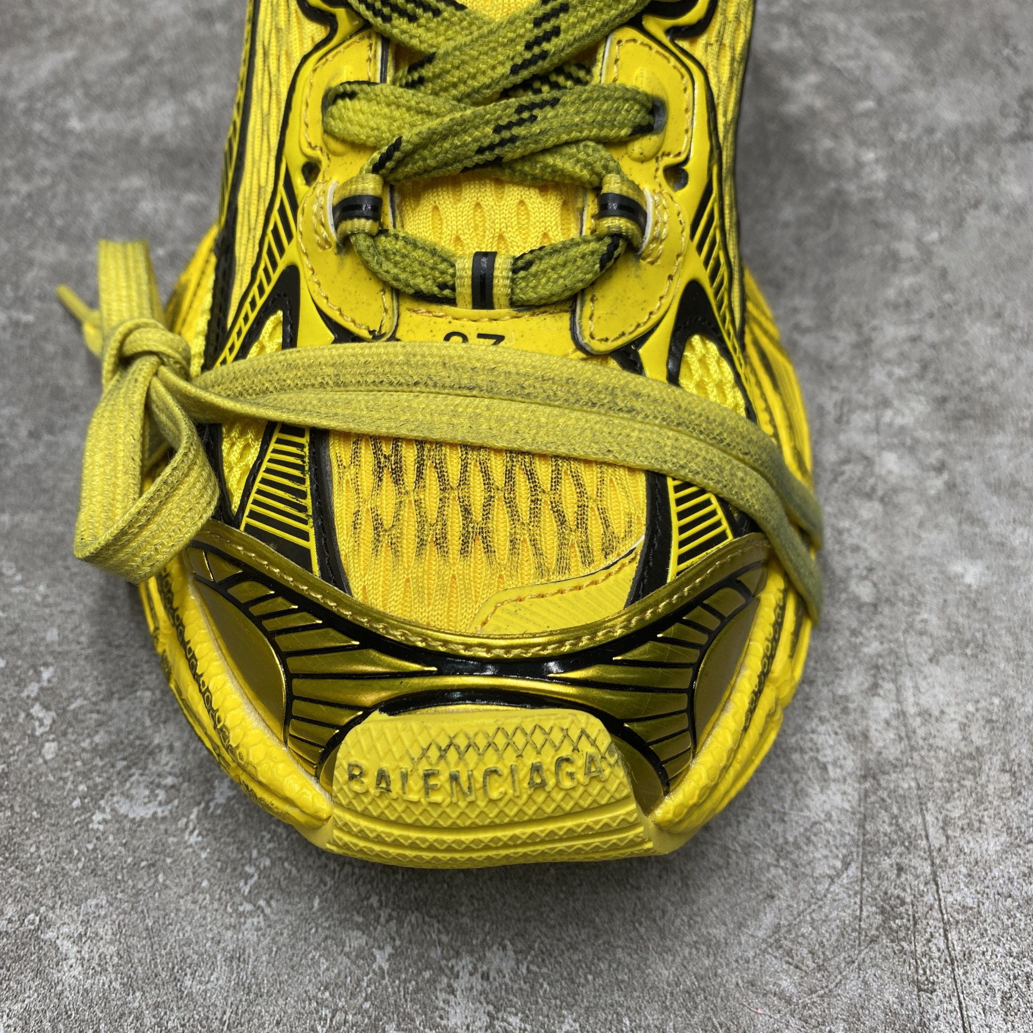 Balenciga 3XL Sneaker Worn Out Yellow Black