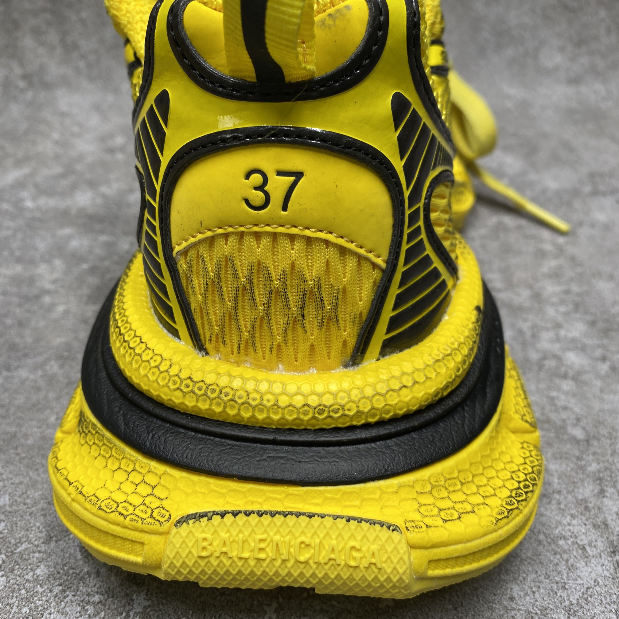 Balenciga 3XL Sneaker Worn Out Yellow Black