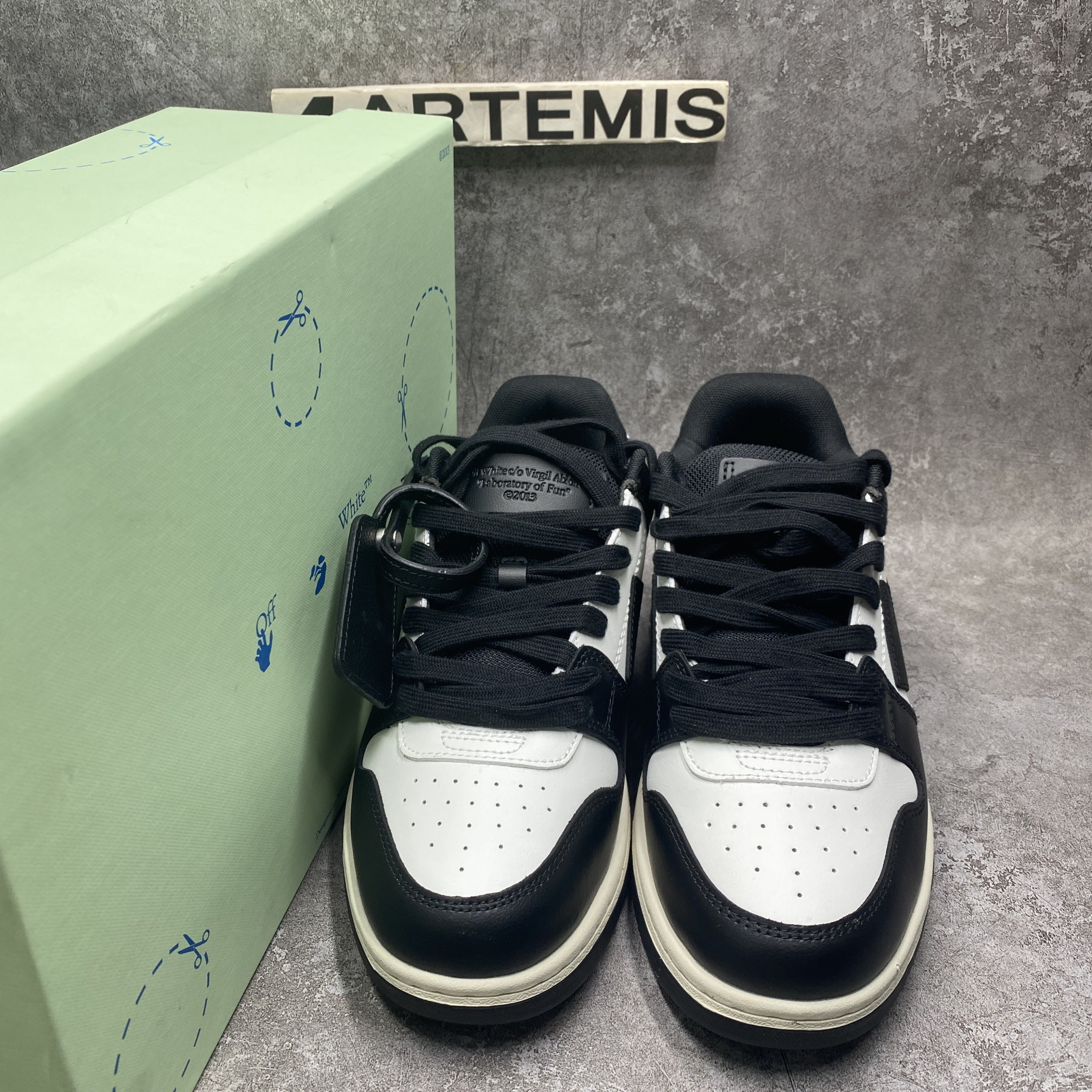 OFF-WHITE Out Of Office Black and White