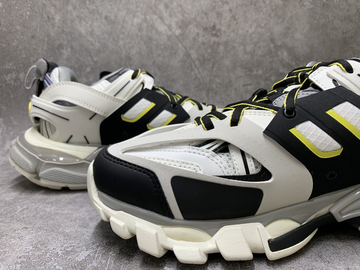 Balenciga Track Trainer White Black