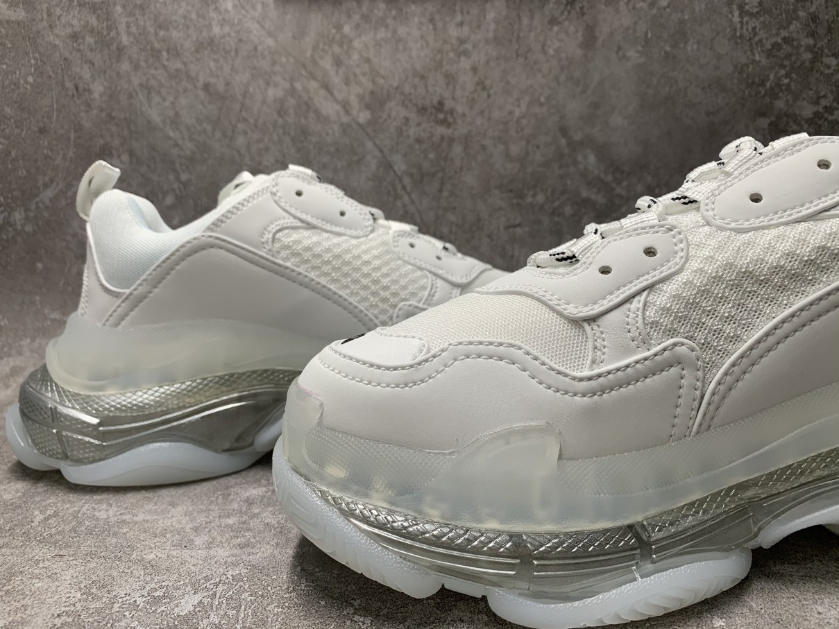 Balenciga Triple S Sneaker White Iridescent