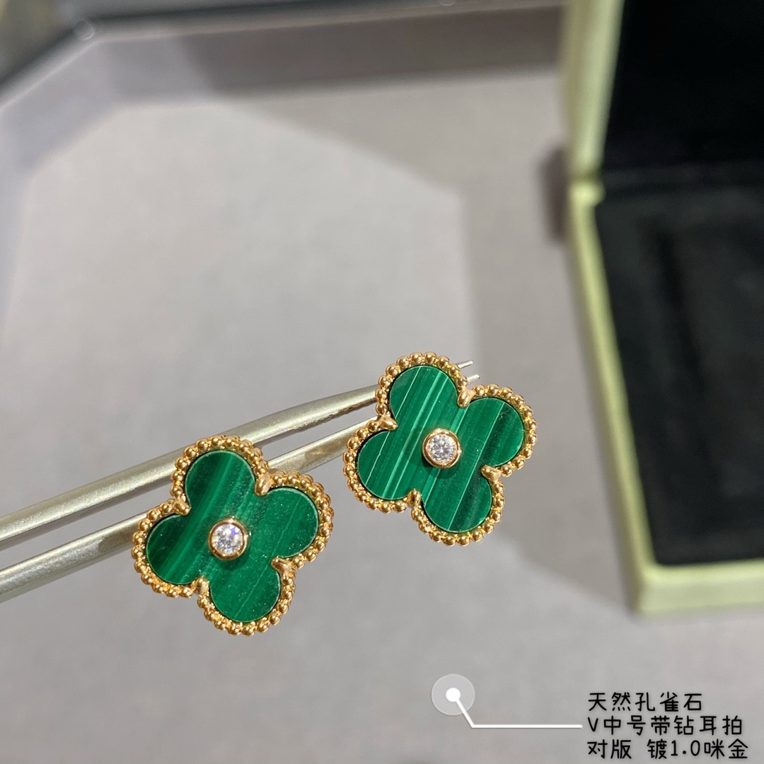 v*n cl*f & arpels natural malachite with Di*m*nd four-leaf clover earrings