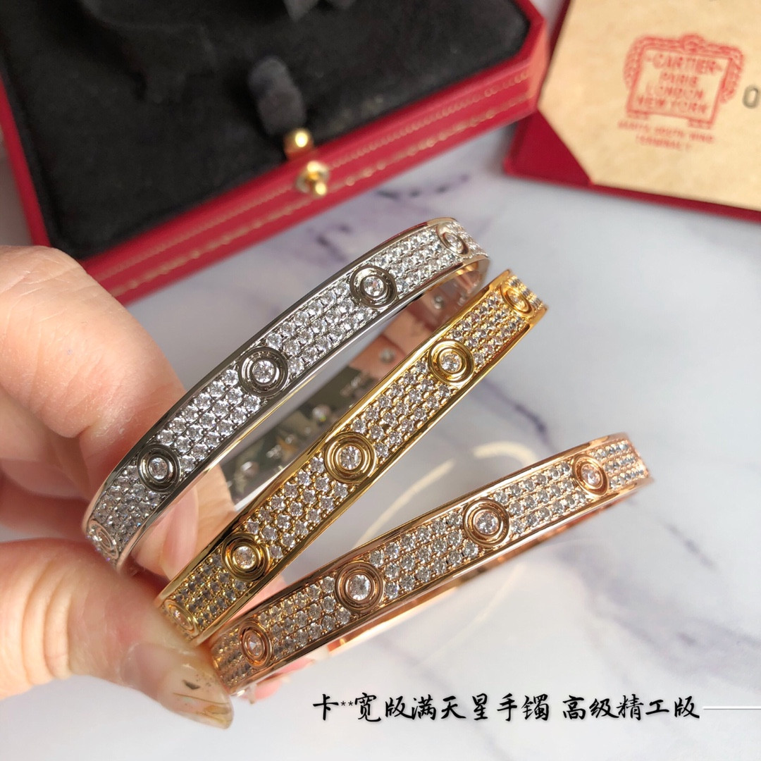 Ca*t*er gypsophila wide bracelet