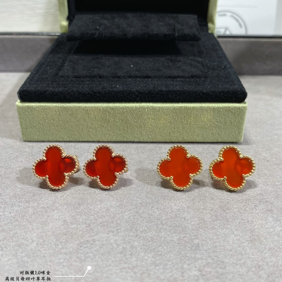 v*n cl*f & arpels preM1vm fritillaria four-leaf clover earrings 1.5cm