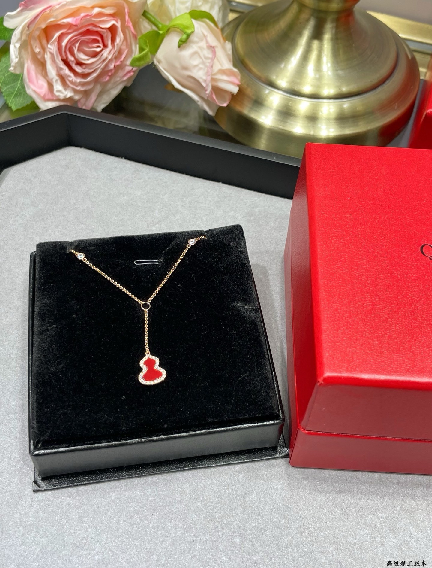 Qee1in mini gourd necklace