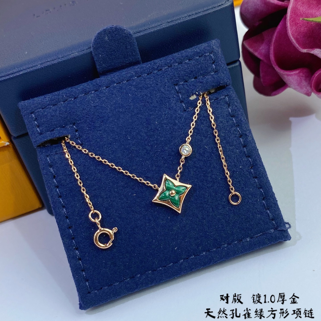 l0*is V*t0n square natural malachite necklace