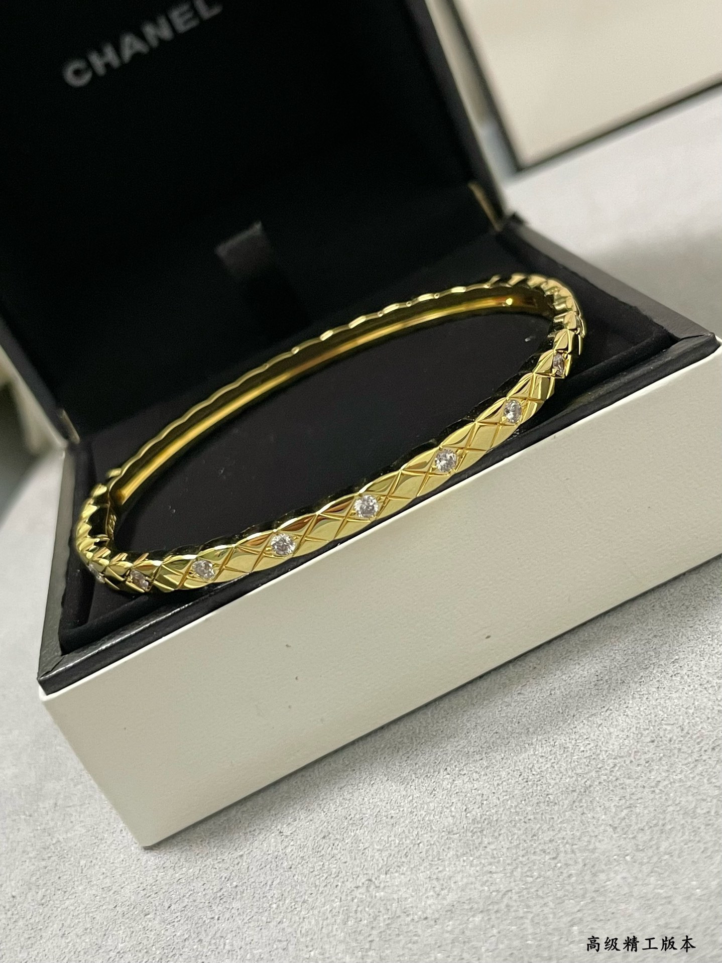 ch*el finely carved narrow Di*m*nd bracelet