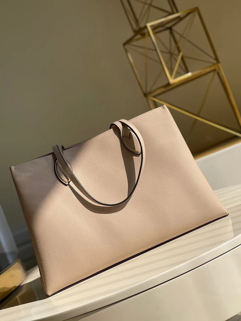 LV LOCKME SHOPPER M57346