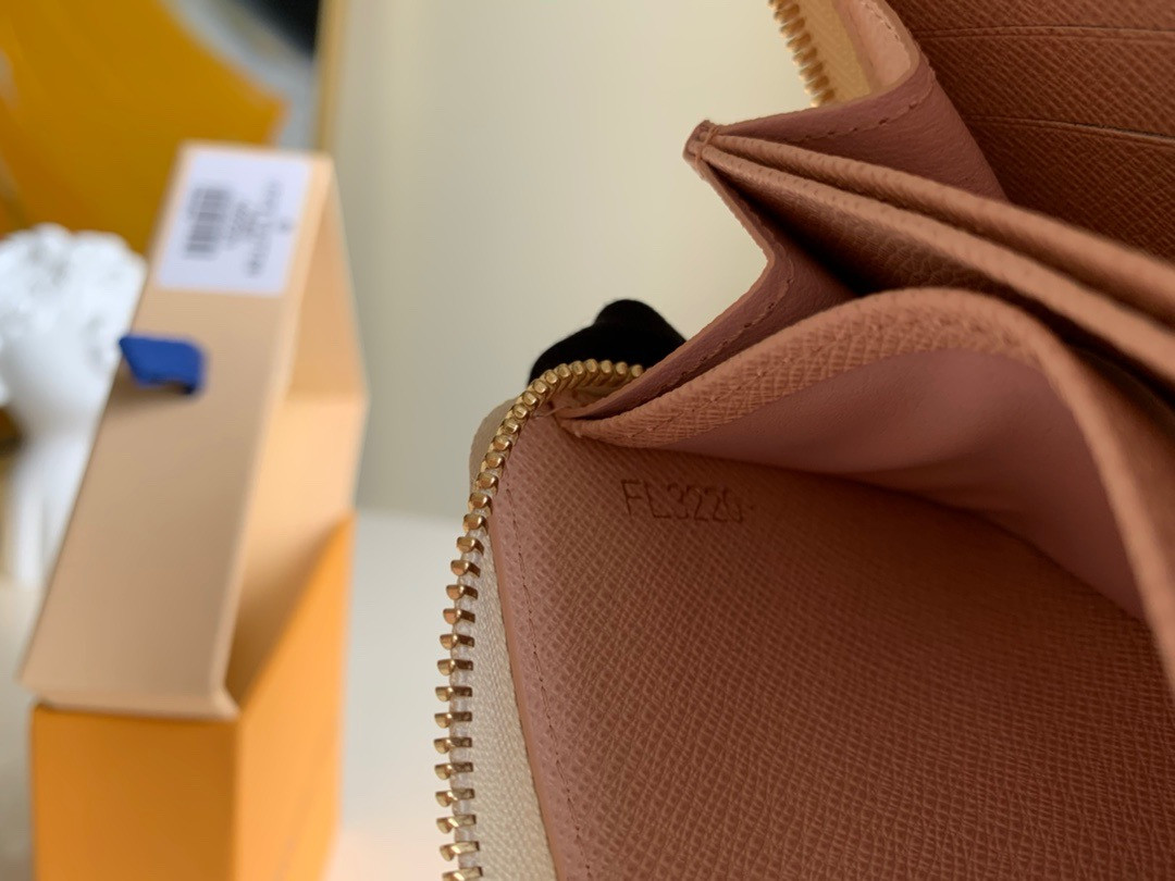 LV ZIPPY COIN PURSE PADLOCK N60229