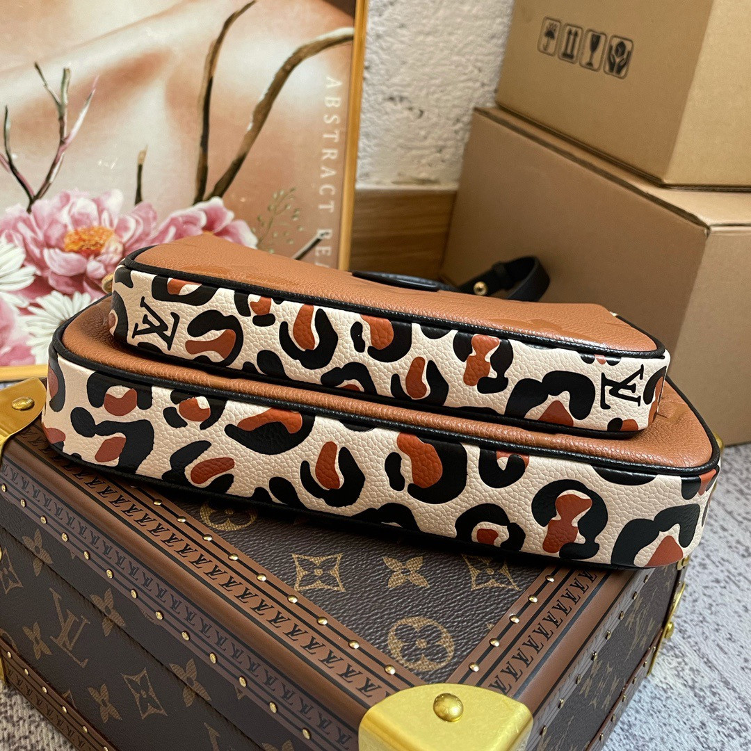 LV MULTI POCHETTE ACCESSOIRES M45839 9.4 x 5.3 x 1.6 inches